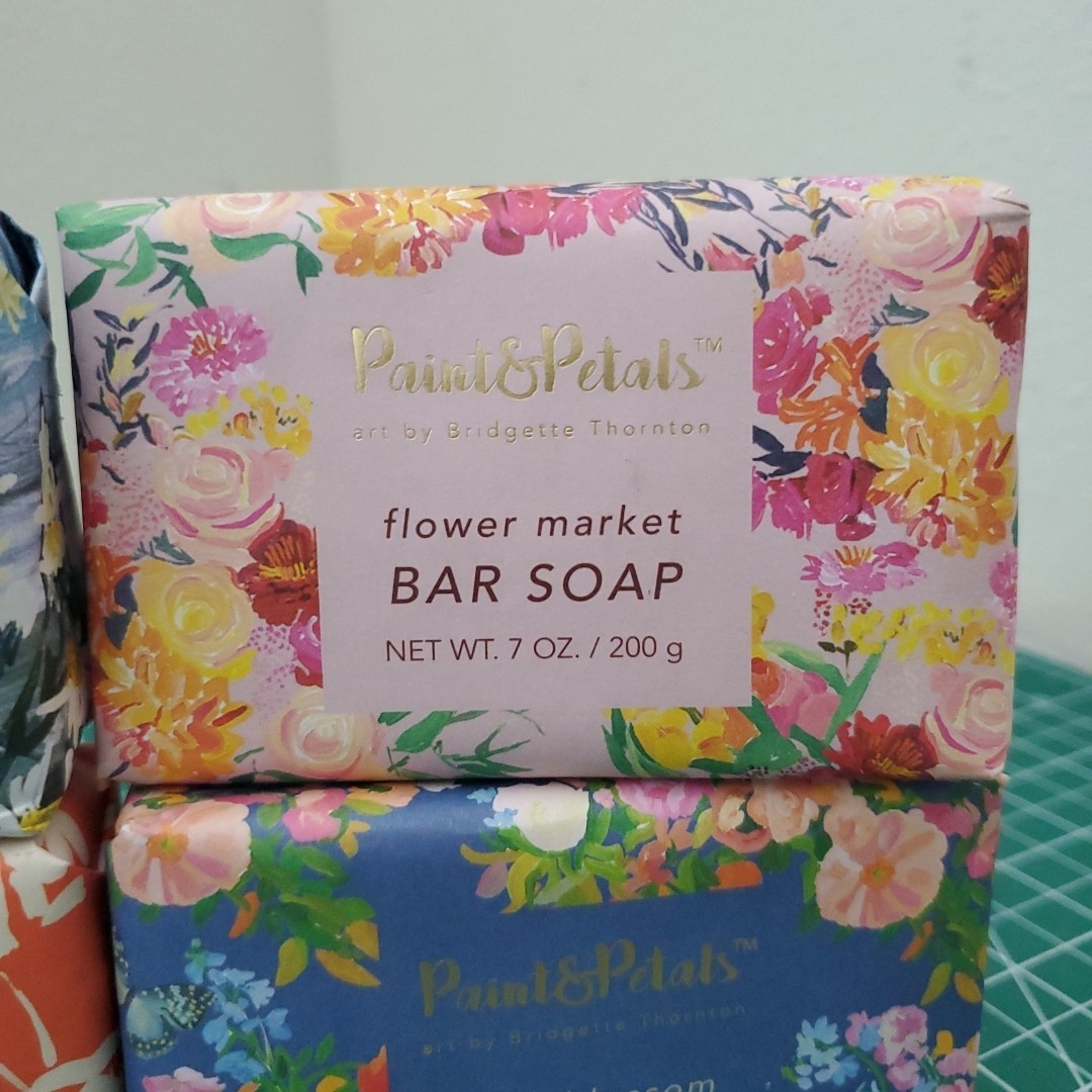 4 Bars Paint & Petals Scented Luxury Bar Soap w/Shea 7oz ea Assorted Scents