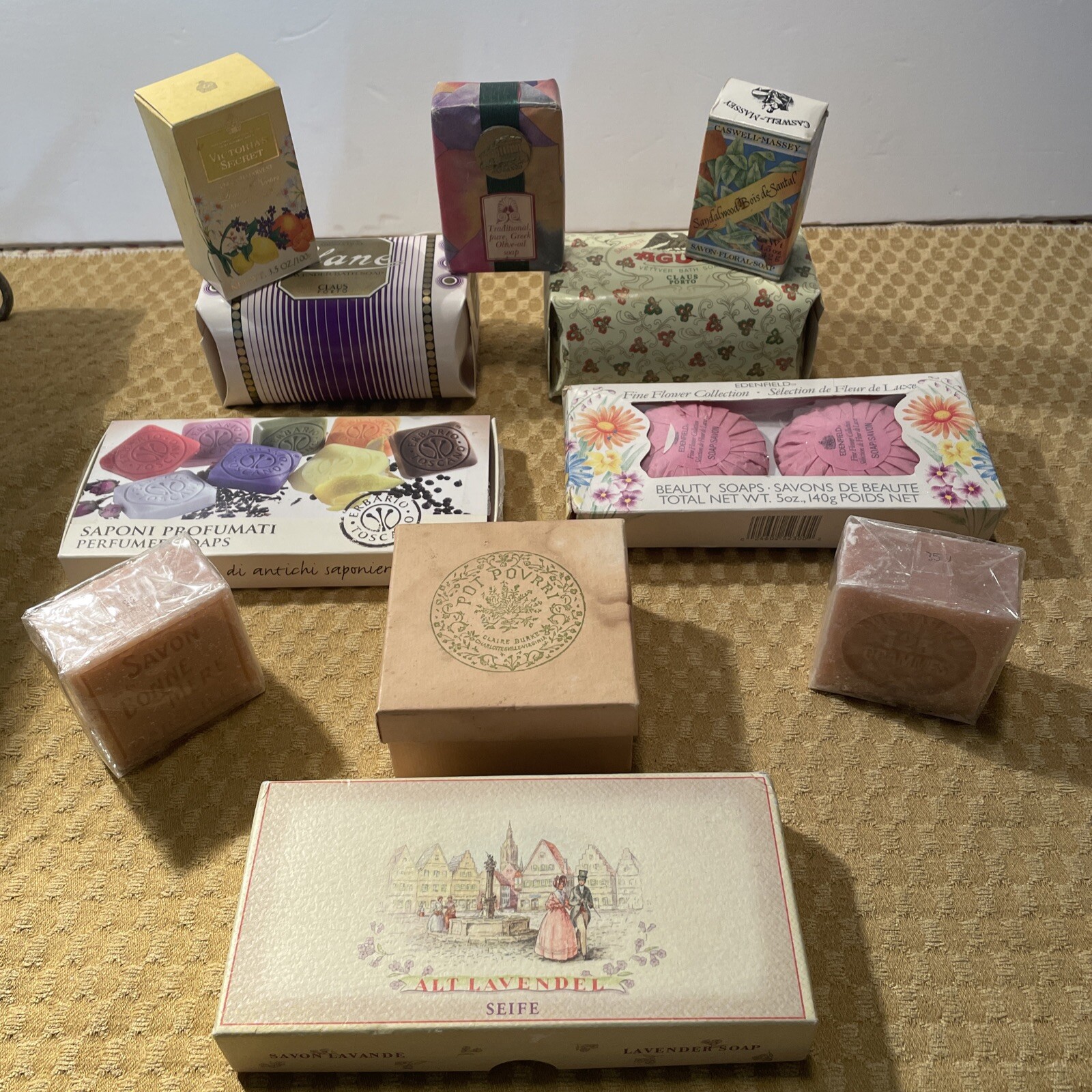 Lot of 11 Vintage Imported ++ Perfumed Soaps Italy USA Greec France Saponi Seife