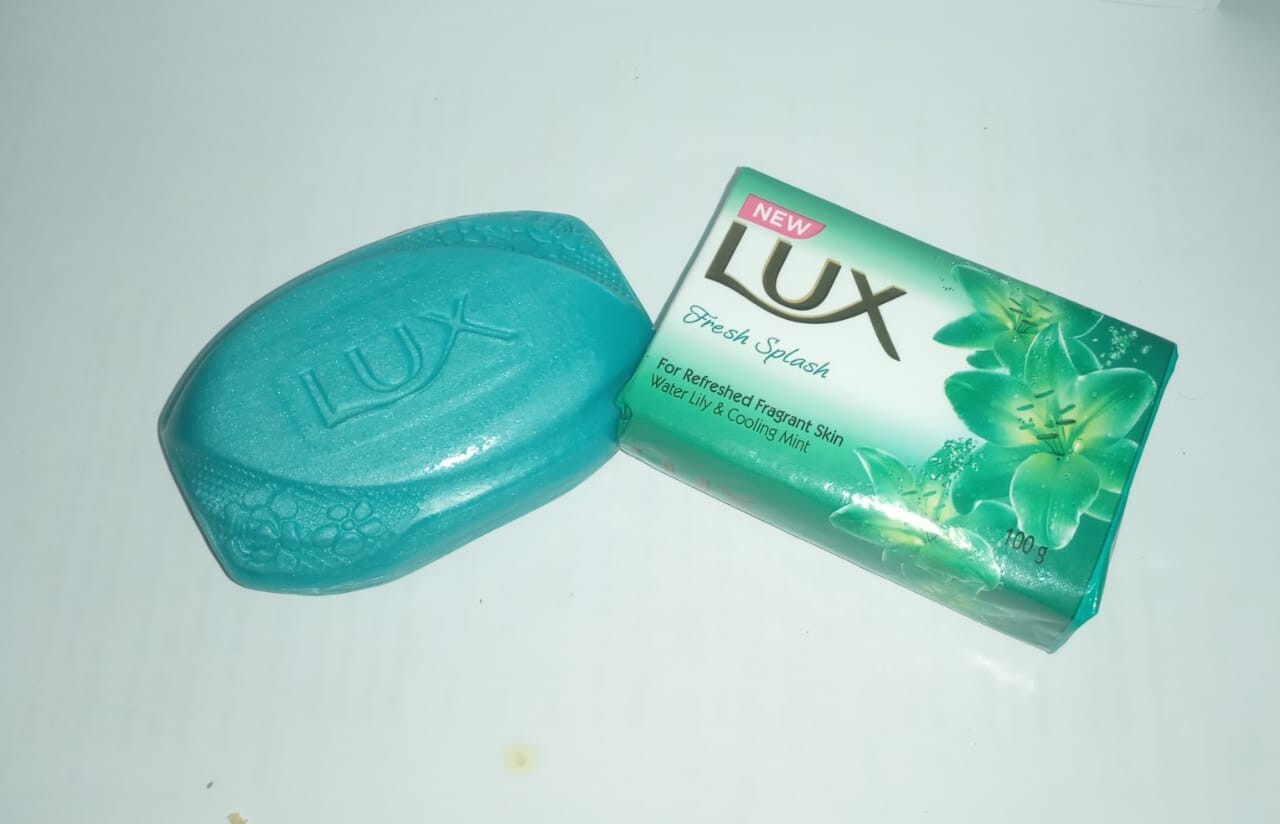 Lux Fresh Splash Soap for Refreshed fragrant Cooling Mint and Lily 100 g New