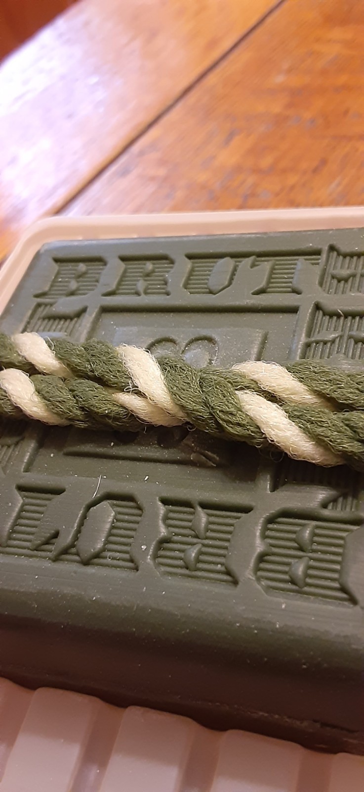 Faberge Brut33 Soap-on-a-Rope 5oz Bar Vintage U.S.A