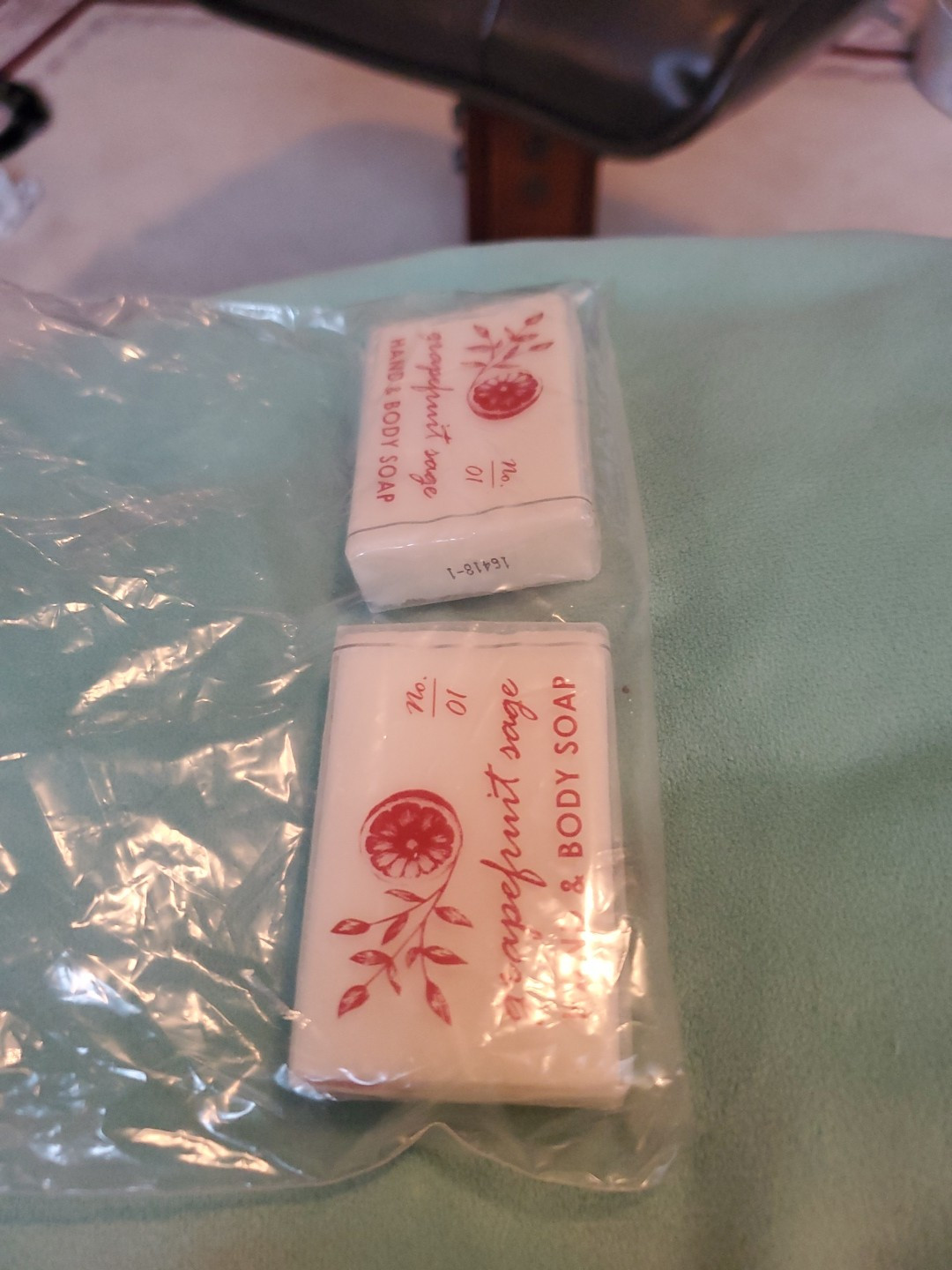 New in Box 2 Bars Hand In Body Soap Grapefruit Sage♡SEALED