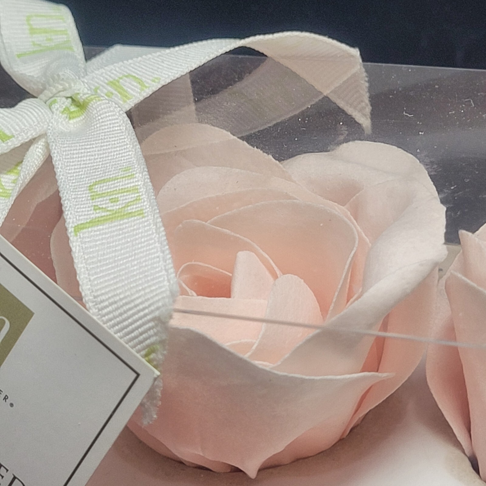 Karen Neuberger Rose Scented Soap Petals NIB Romantic Gift