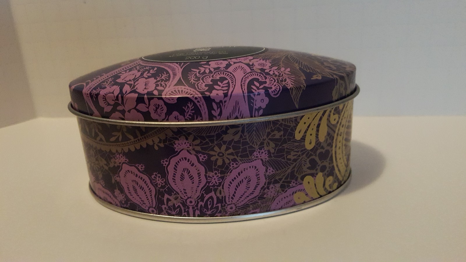 Two Oceans Twilight Lasting Oval Fragranced Moisturizing Soap 7 oz.in Tin NEW
