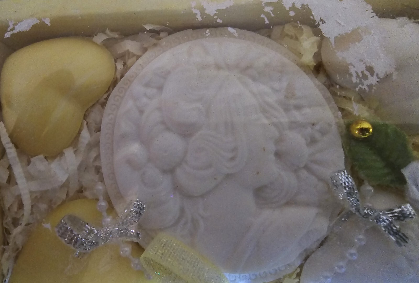 Decorative Hand Soaps – 1 Cameo, 5 Hearts, 2 Flowers