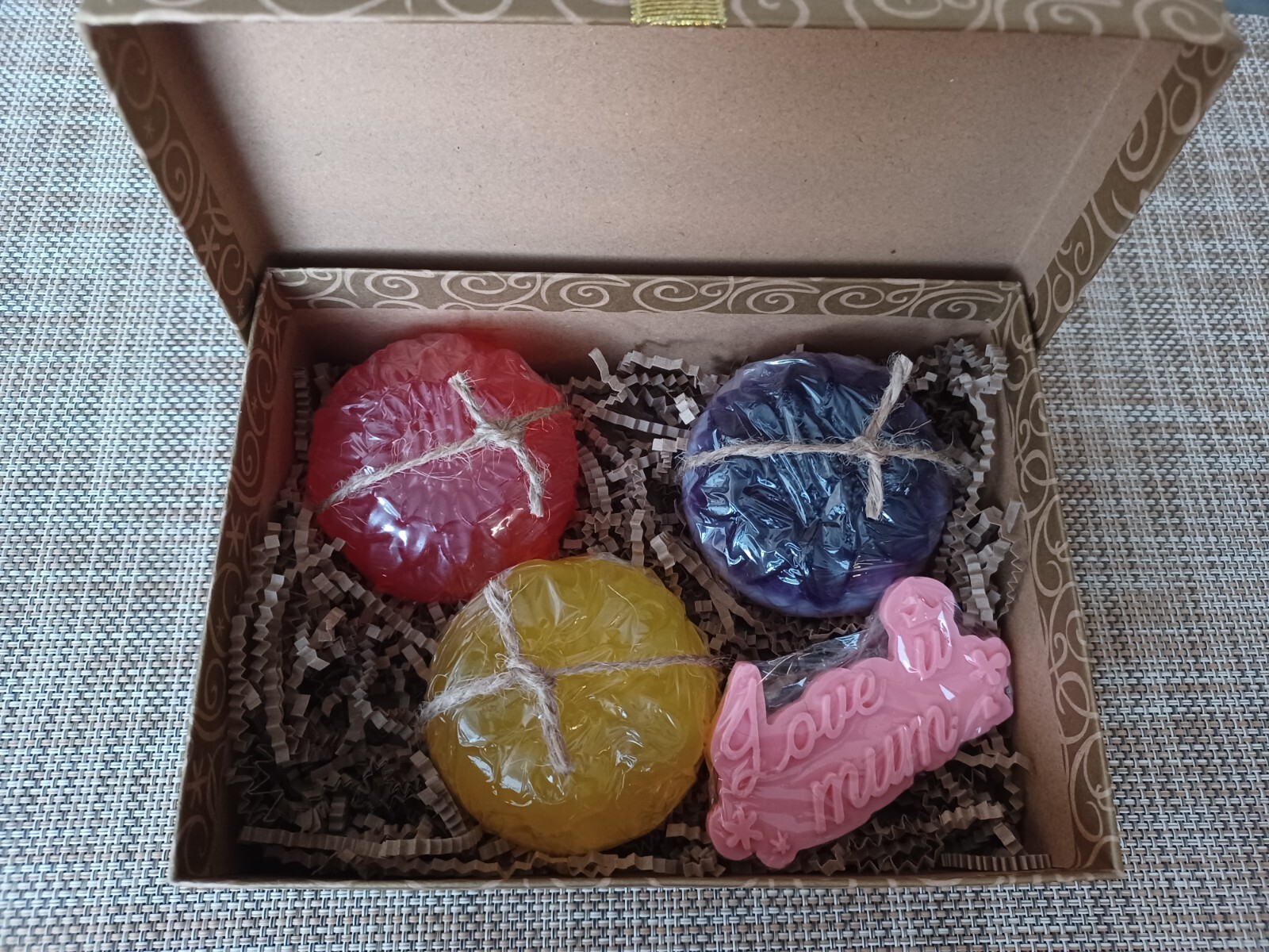 Handmade Soaps 100% natural, pack of 4 Soaps One for 7.00 dlls c/u choose yours.