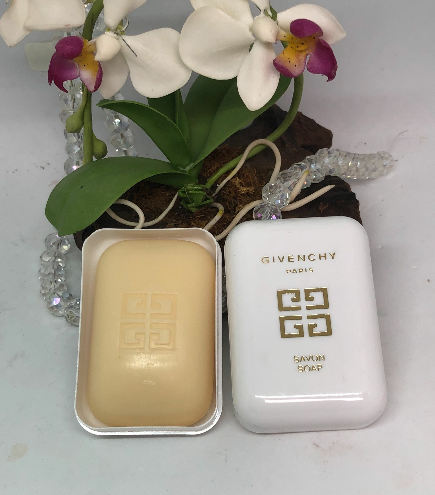 Eau De Givenchy by Givenchy Perfumed Soap with Case – 1.1 oz Travel Size