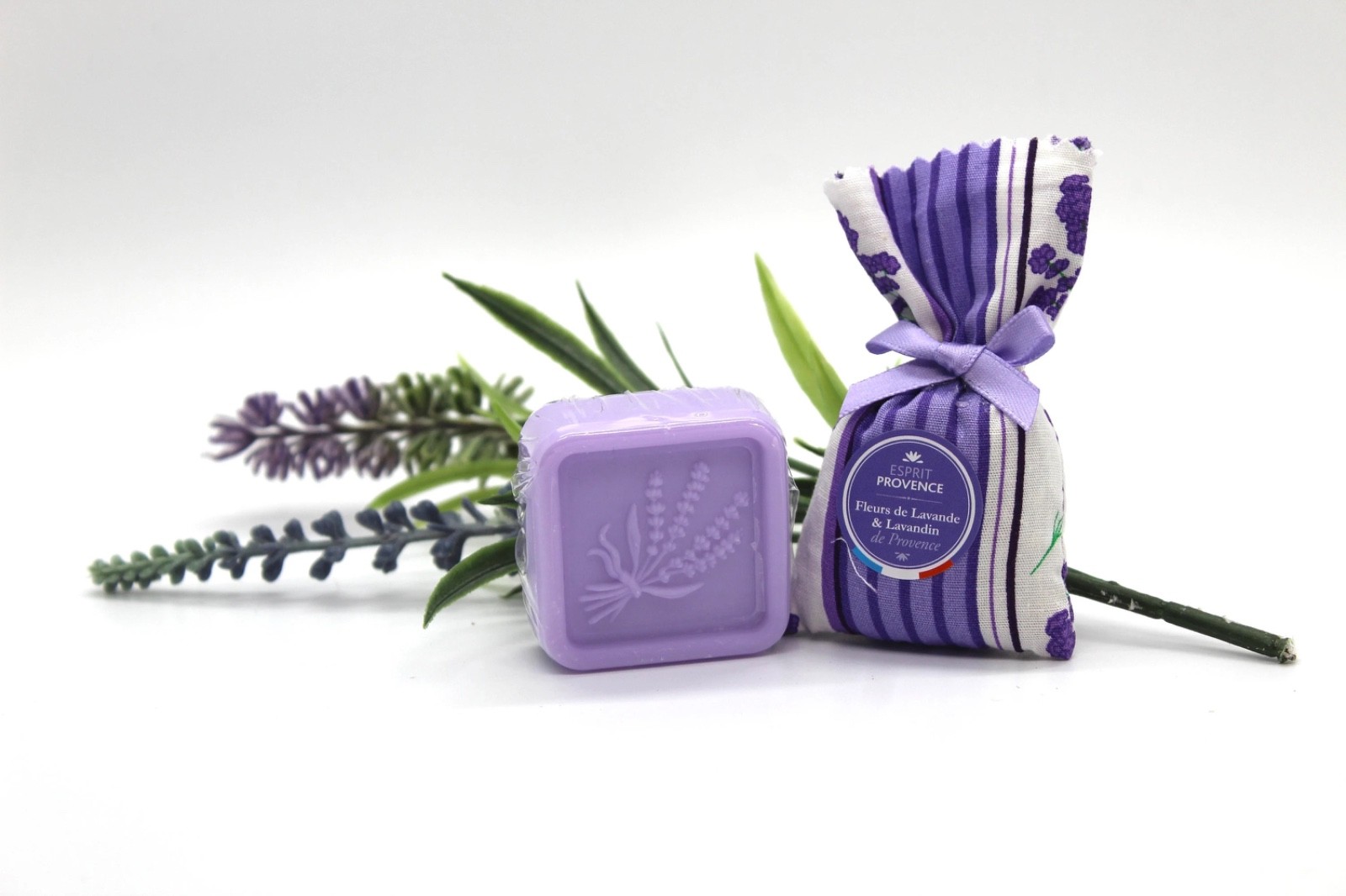 Lavender Soap from Provence / Bag of Lavender Flowers Gift Set