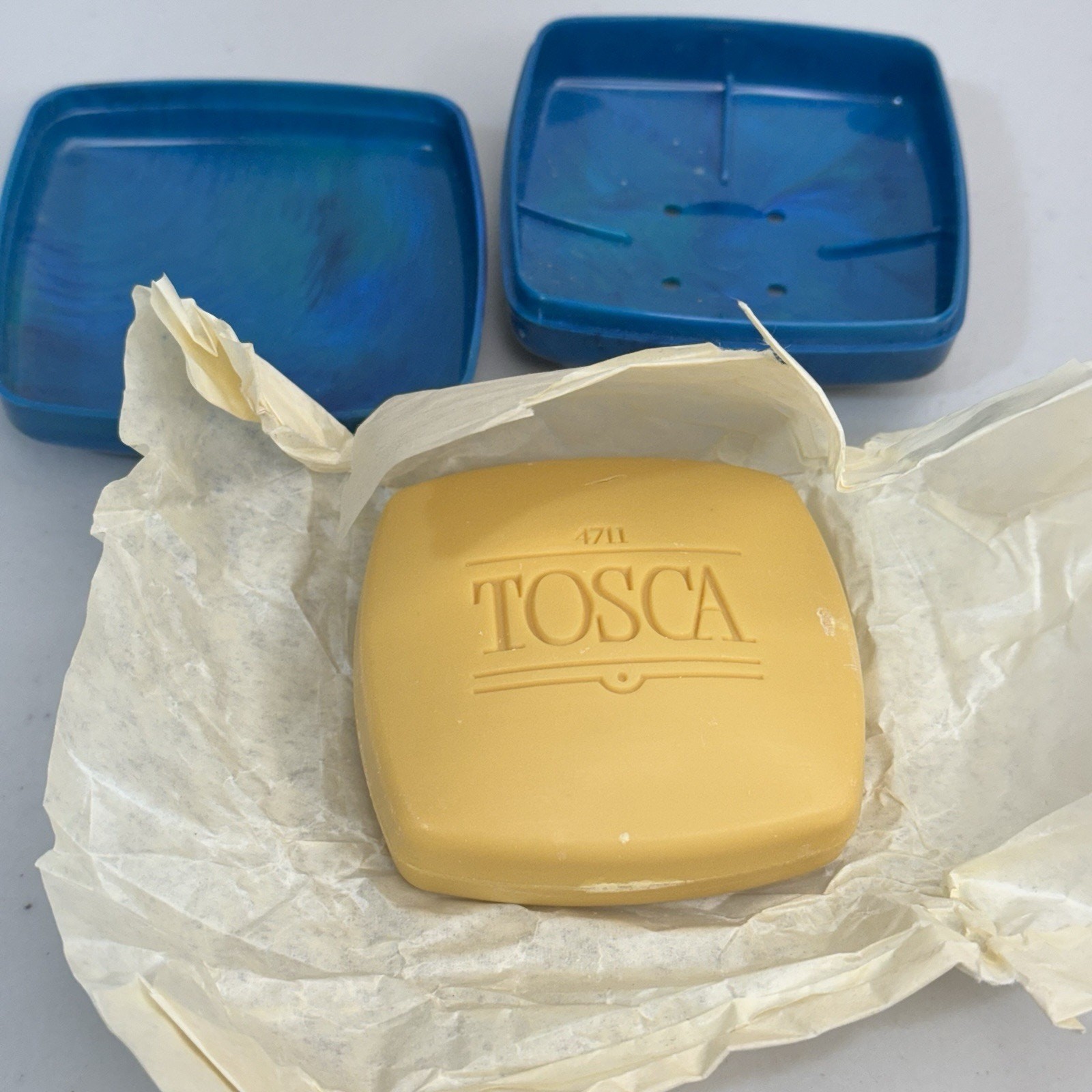 VTG 4711 TOSCA Soap Bar 100g 3.5oz & Square Plastic Soap Saver Travel Case
