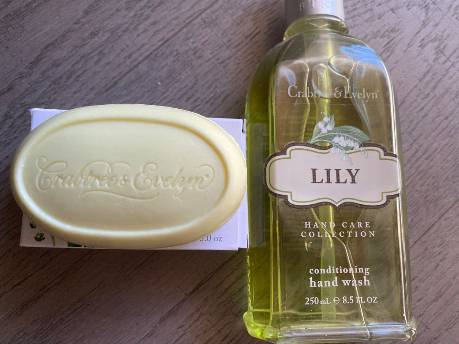 Crabtree Evelyn Lily bath soap 85g & Hand Wash 8.5oz, 250ml