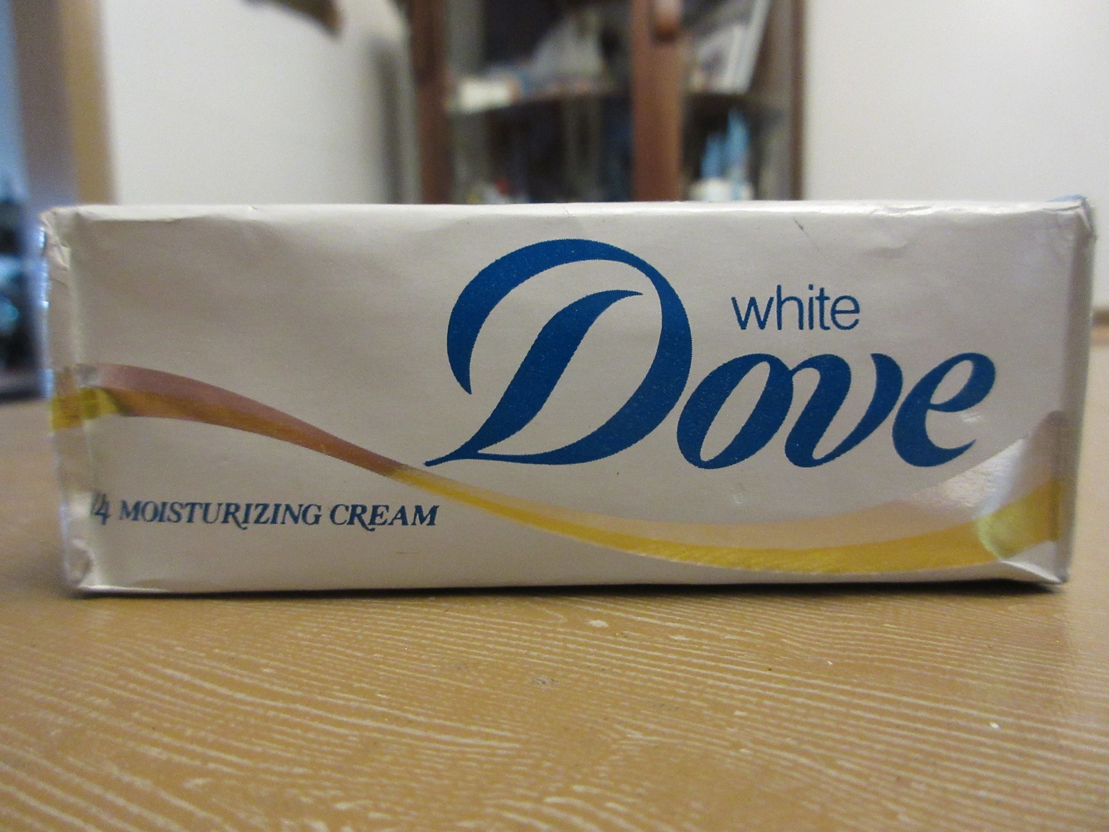 Older DOVE WHITE 1/4 MOISTURIZING CREAM BATH SIZE SOAP BAR 4.75 oz (NOS)
