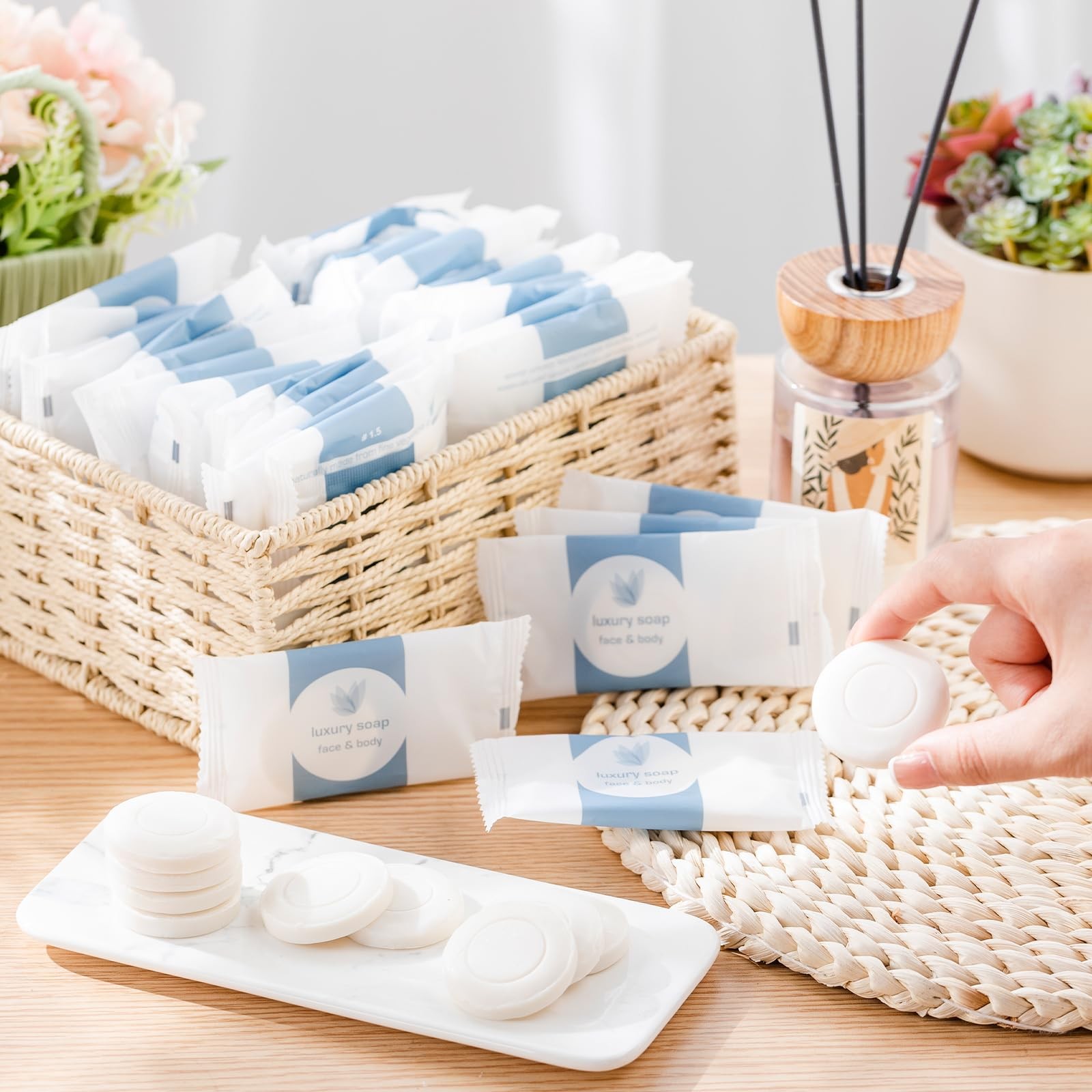 Mini Bar Soap 600 Pcs 0.35oz Individually Wrapped Bulk Hotel Guest Kacctyen