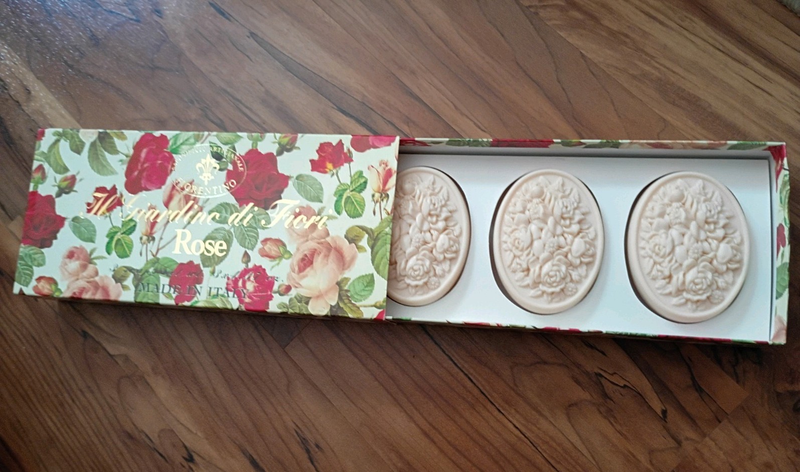 Saponificio Artigianale Fiorentino Il Giardino di Fiori Rose Soap Set 3×4.37 oz