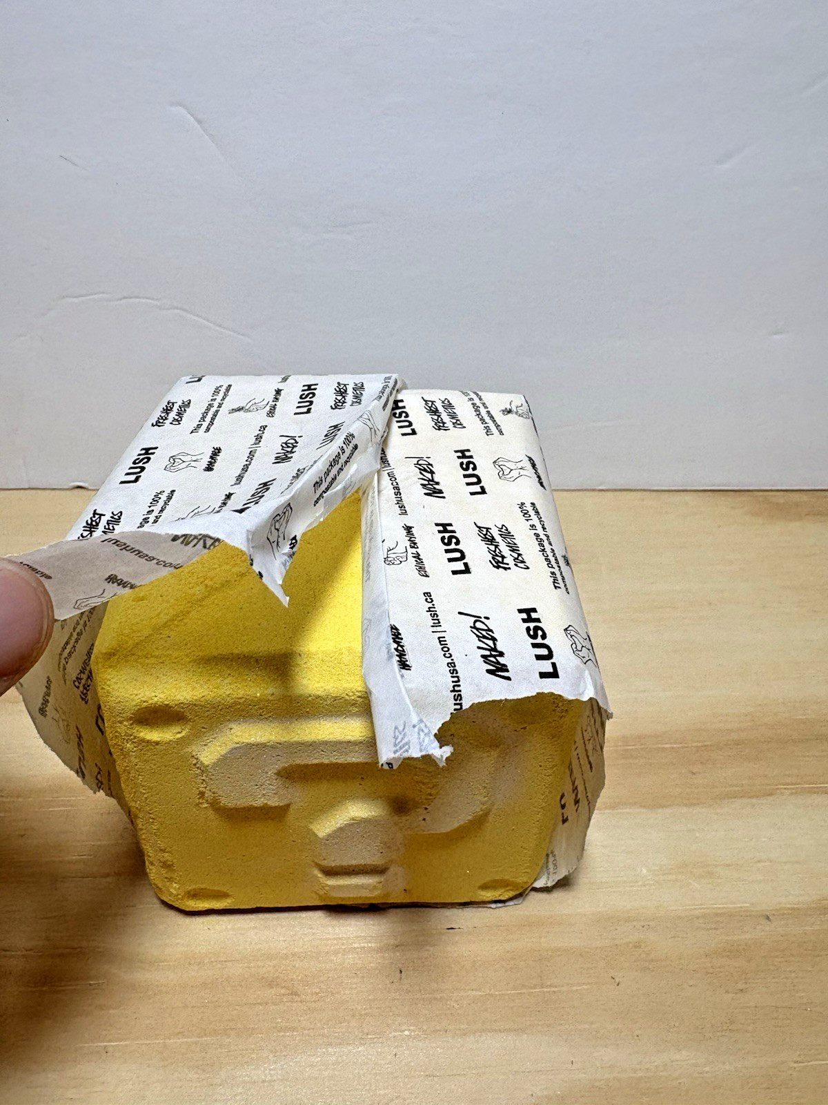 Lush x Super Mario Mystery Block Bath Bomb Very Rare Luigi Mario Yoshi Peach