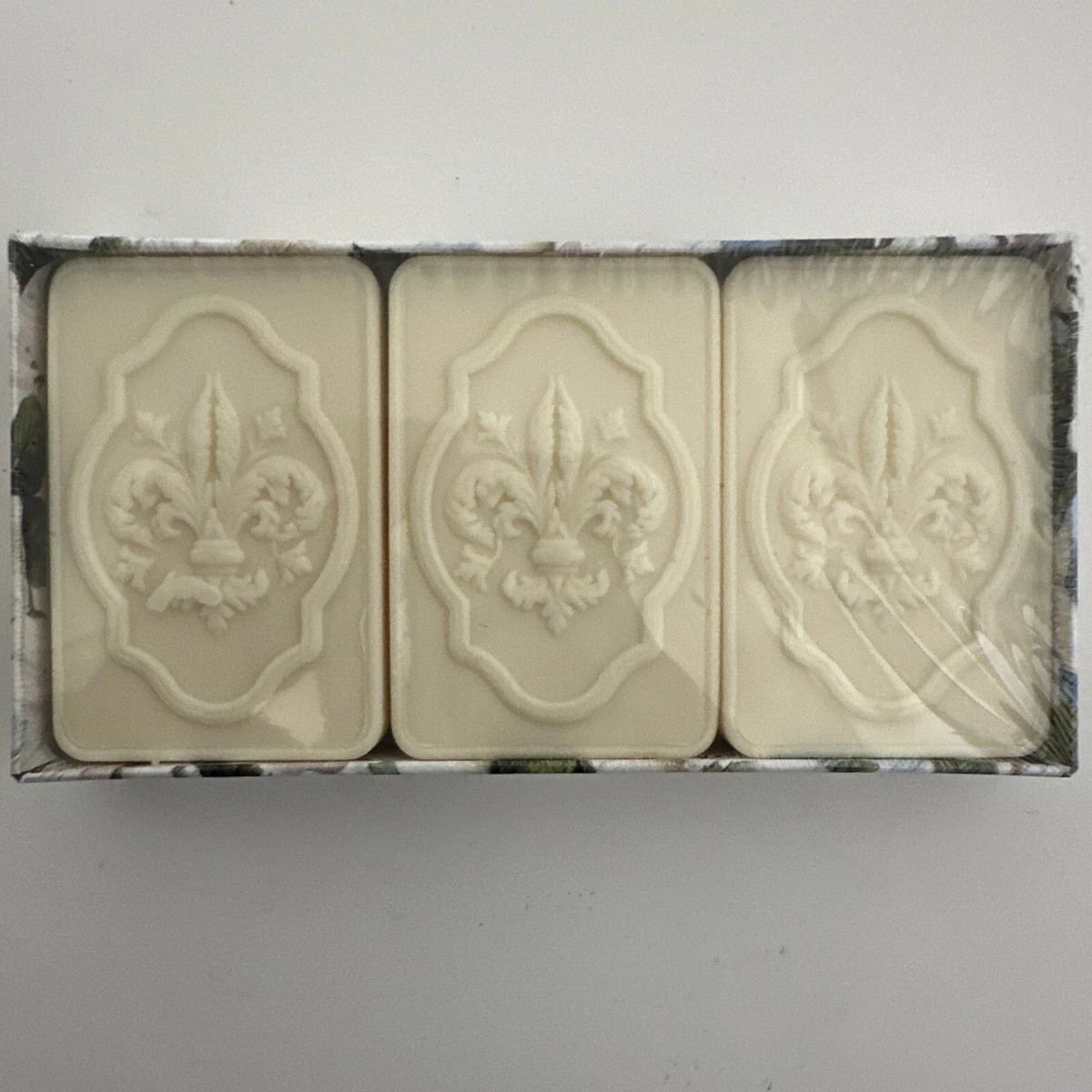 2-Pack Saponificio ~ Gardenia Scented Bar Soap from Italy 6 bars 4.40 oz Each