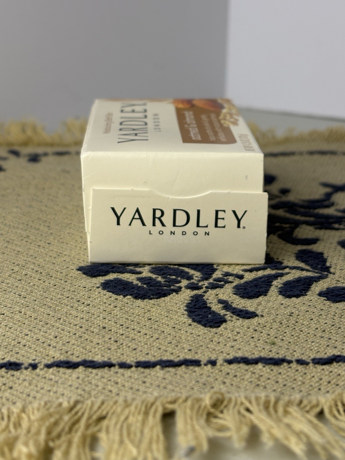 NEW Yardley London Oatmeal & Almond Naturally Moisturizing Bath Bar 4.25 Oz