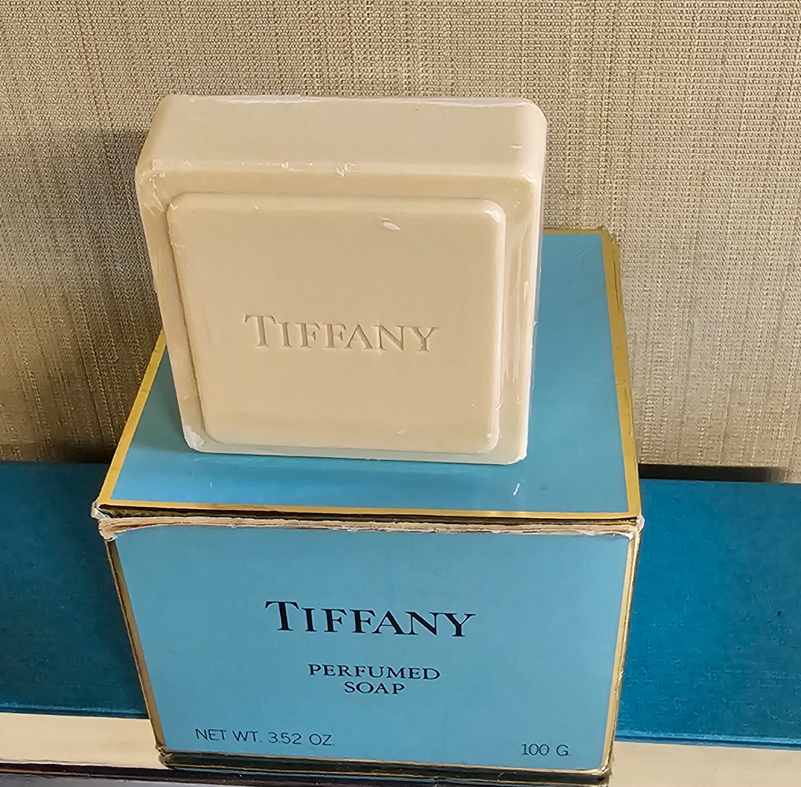 TRUESTE PERFUMED SOAP BY TIFFANY 3.3 OZ NEW IN OLD BOX (NO CASE) SAME AS PICTU