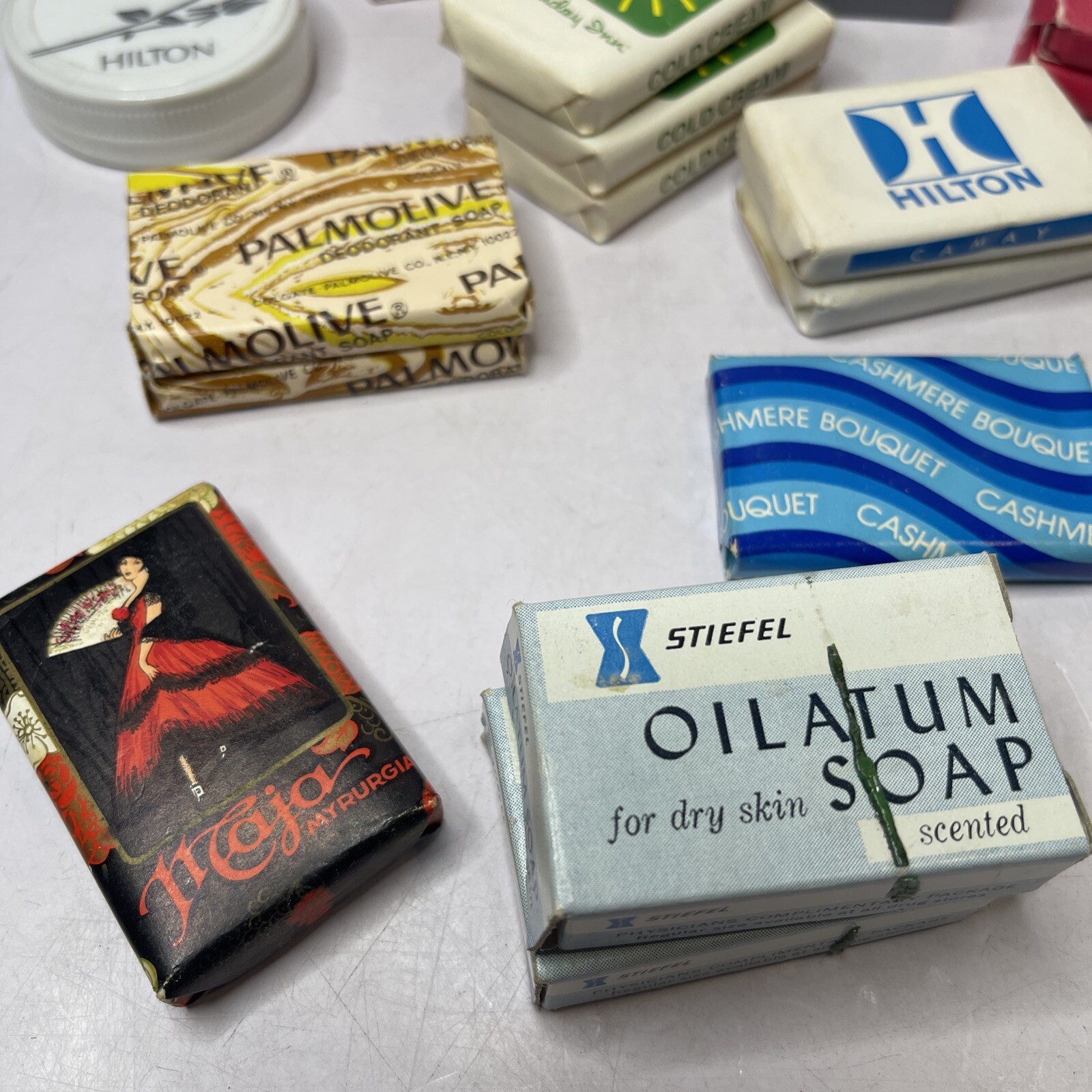 Lot of 28 Miscellaneous HOTEL SOAP BARS Travel Various Types – Brands – + Extras