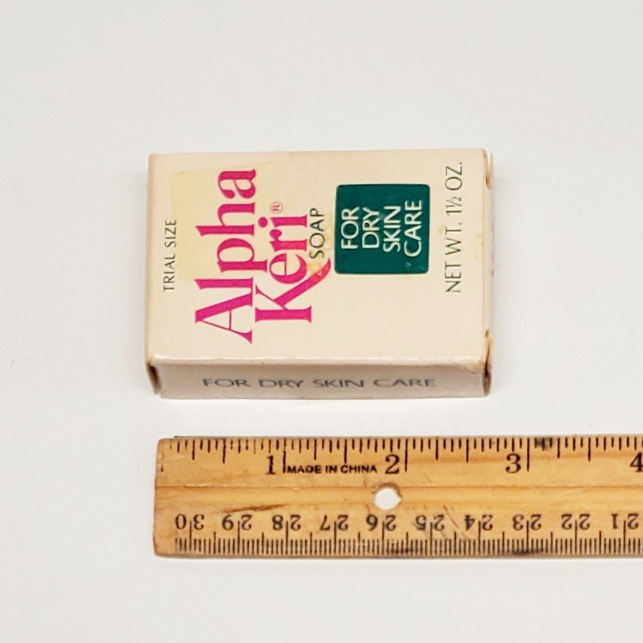 Vintage 80’s Alpha Keri Moisturizing Dry Skin Care Bar Soap 1.5oz – Green- Rare