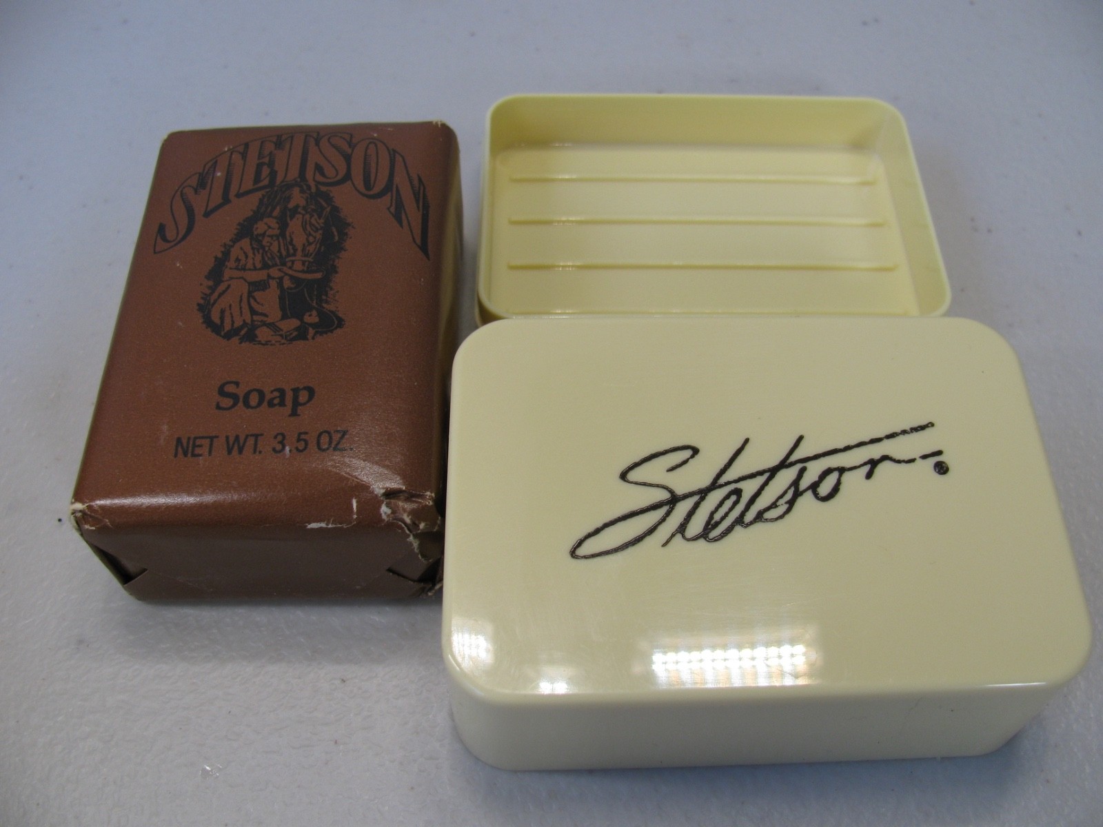 Vintage Stetson by Coty Men’s Deodorant Bath Soap Bar 3.5 Oz Mens W/Travel Case
