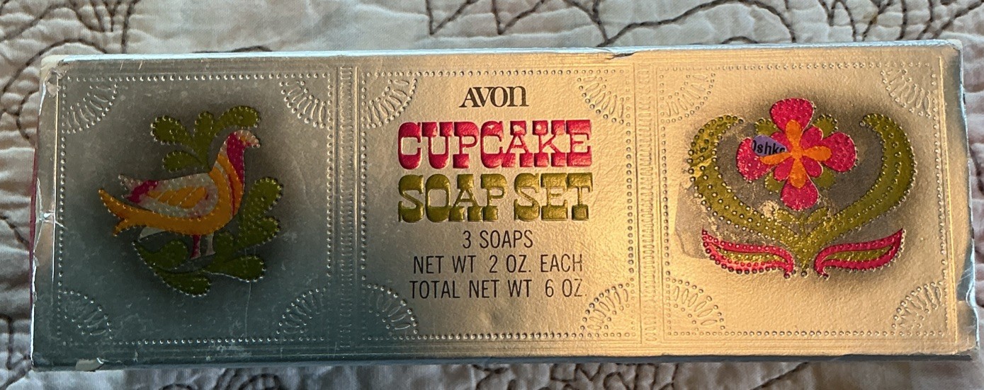 Avon Cupcake Soap Set Vintage 3 Bar Soap Gift Box Floral Bird 6 oz
