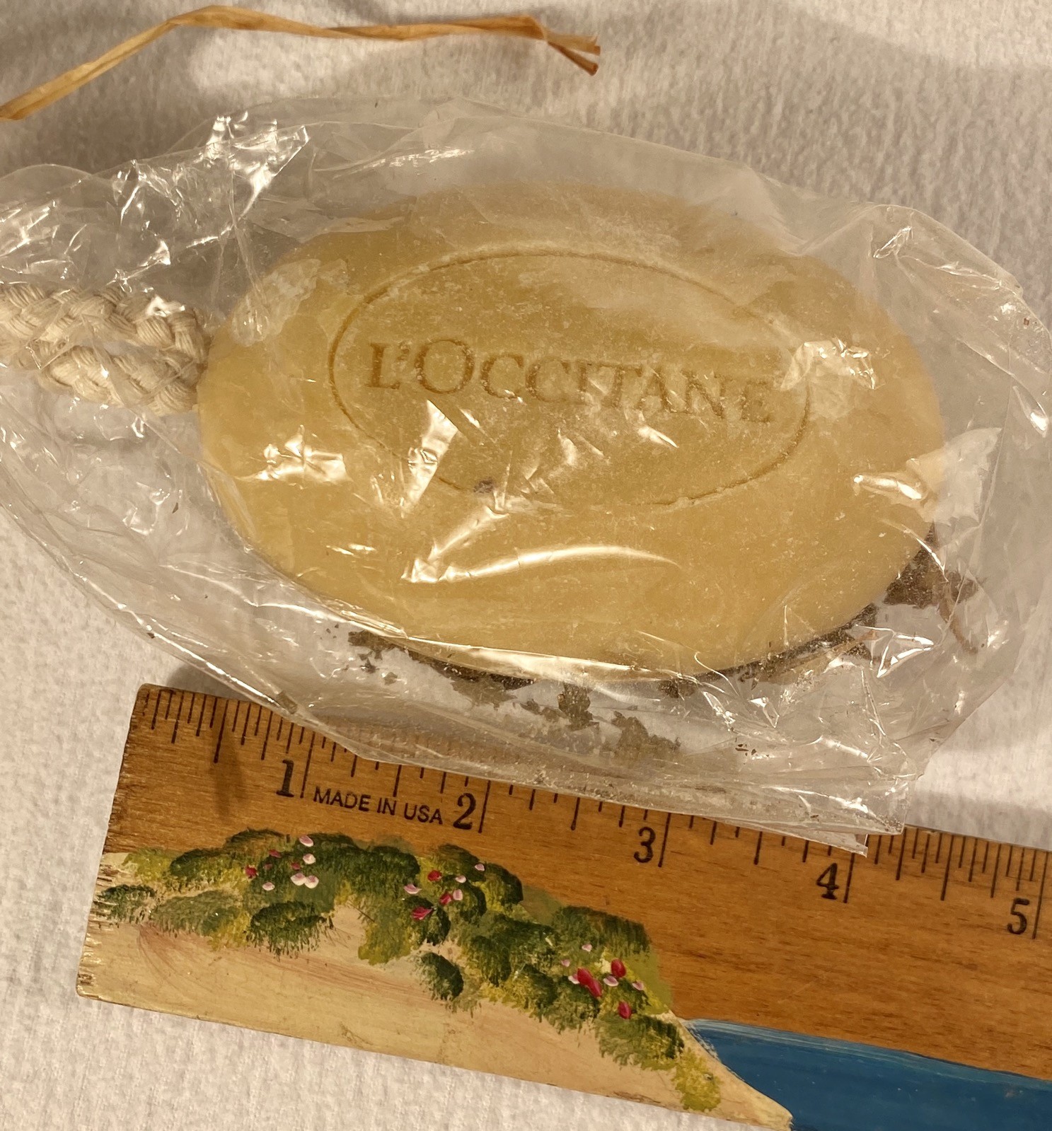 New Vtg. L’Occitane En Provence Soap on a Rope Bar 6 Oz