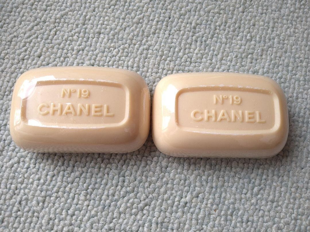 New, unopened CHANEL No. 19 Savon 75g set of 4