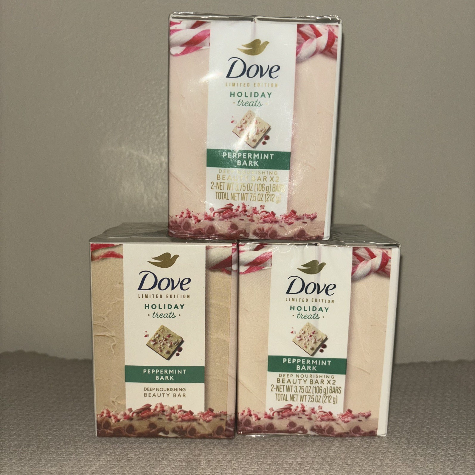6 Count Dove Holiday Treats Beauty Bars Soap – Peppermint Bark – 3.75 OZ Per Bar