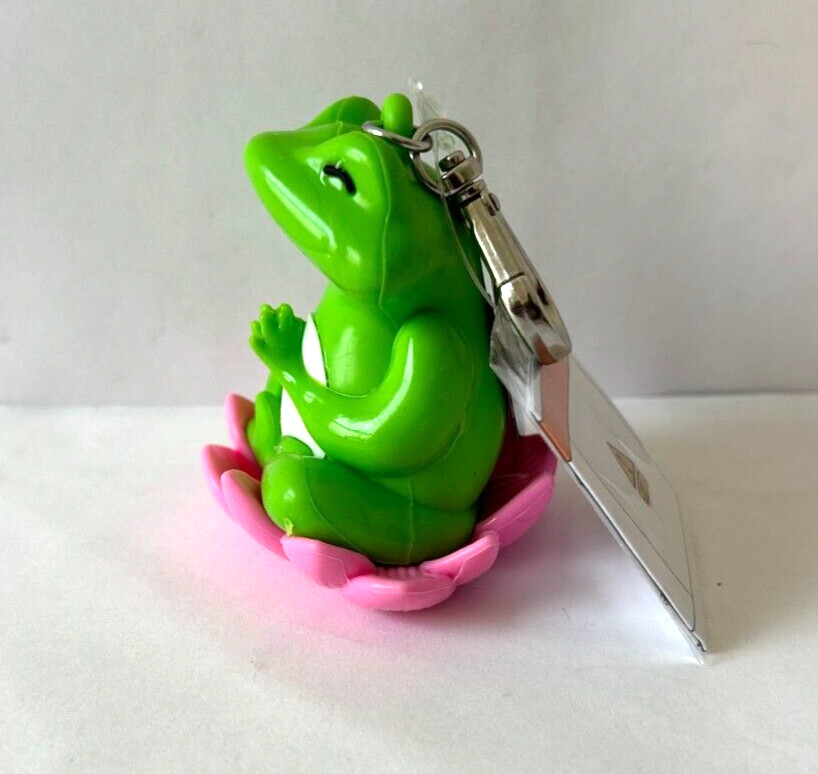 NEW Bath & and Body Works YOGA FROG Lily Pad Light-Up Pocket Gel Holder Keychain