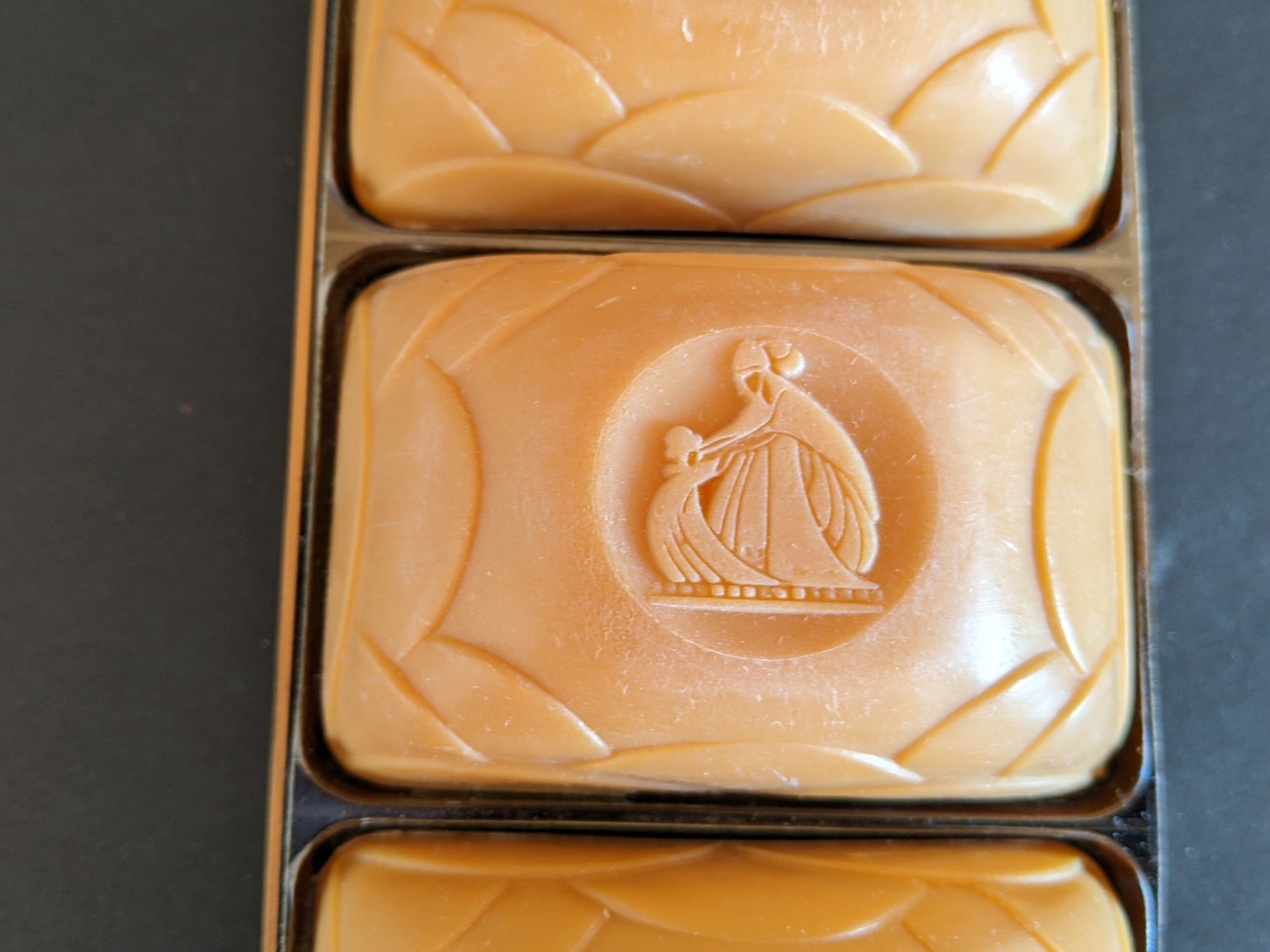 Vintage Lavin France 3X3.5oz Bars of Hand / Bath Arpege Perfume Soap w. Box New
