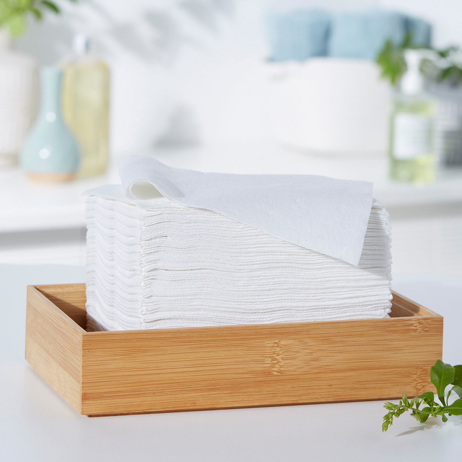 McKesson Adult Wipe or Washcloth 10 x 13″ 18-950753 8 Pack 560 Wipes