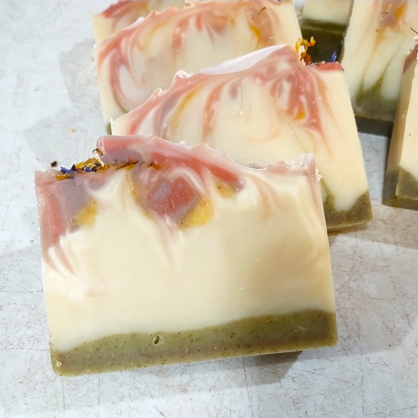 Flower Garden Handmade Natural Soap – Lavender Geranium Floral – Palm-Free – 4oz