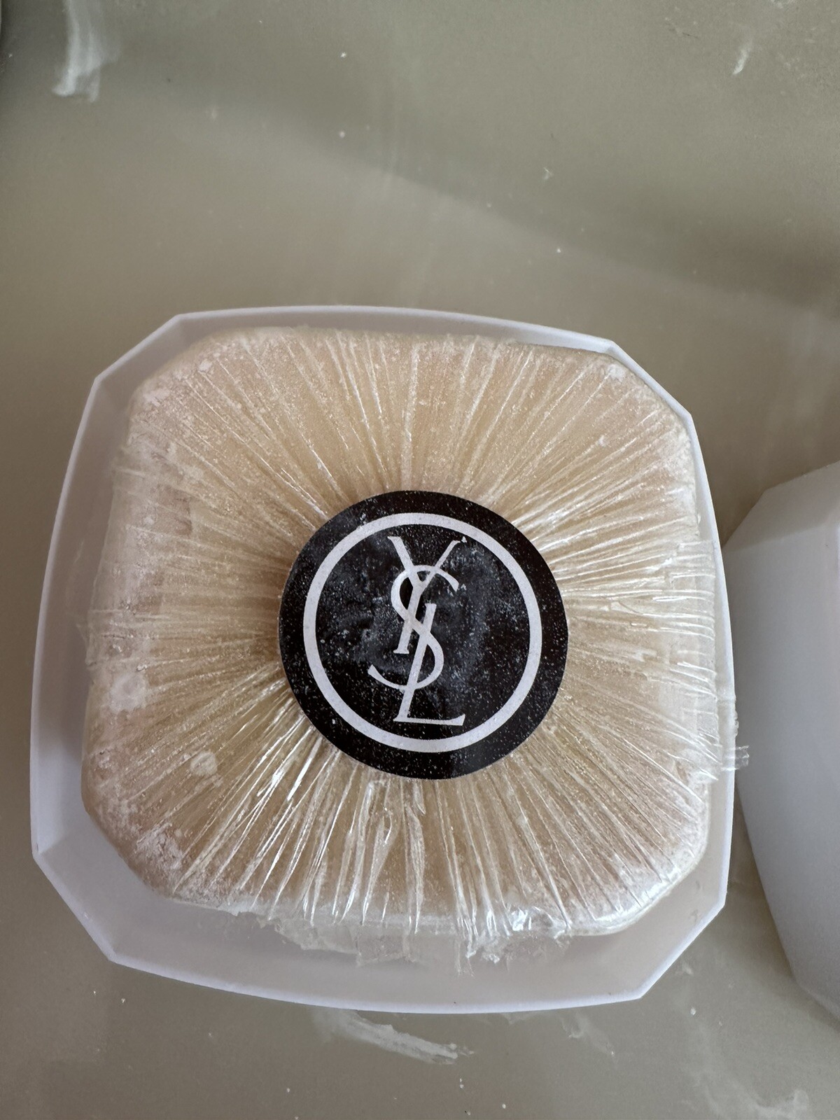 Vintage Y. YVES SAINT LAURENT YSL Paris SOAP TRAVEL CASE 100 G – EMB 60350 3313