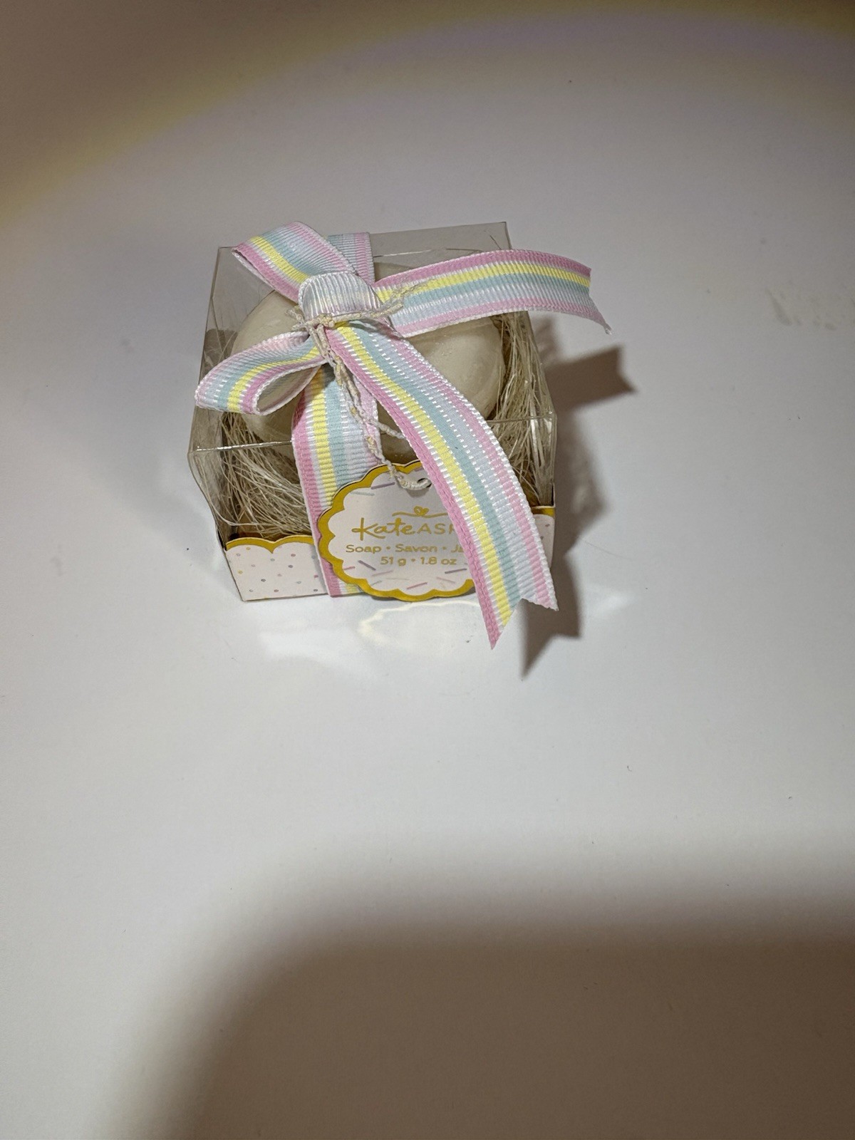 kateASPen Round White Bar Soap Gift Favor Box with Ribbon 1.8 oz