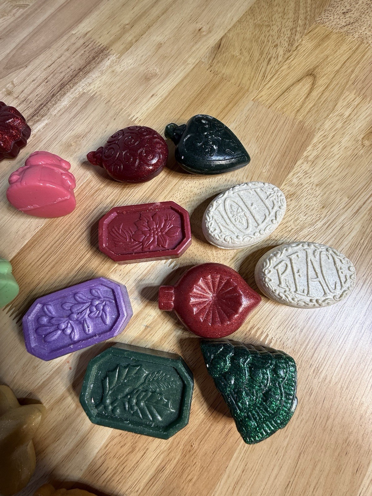 Vintage Christmas Soap Lot Holiday Decorative Soaps Mixed Shapes Colors 16pcs