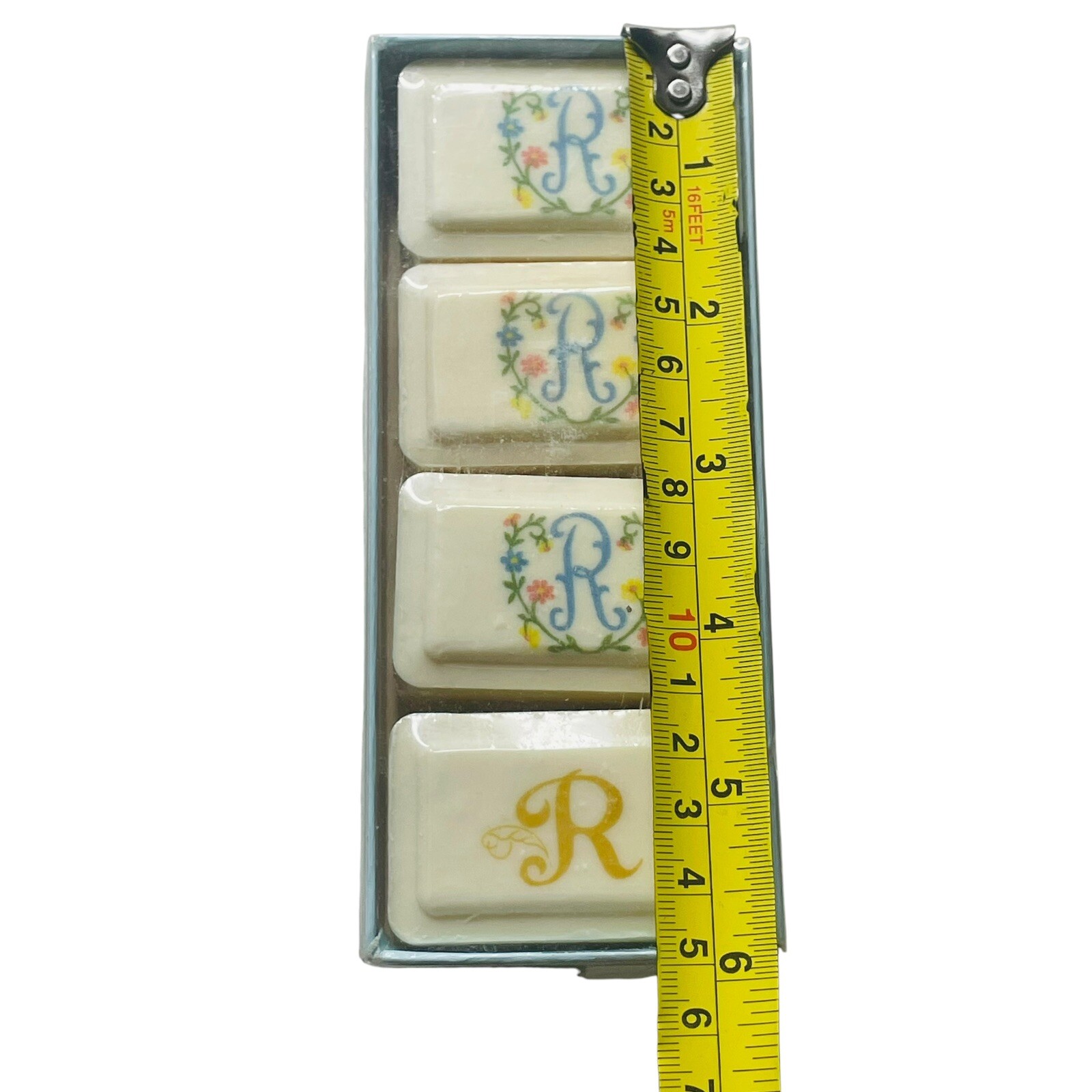 Vtg Katherine Gray 4 French Milled Scented Soap Letter R Floral Design 6 Oz USA