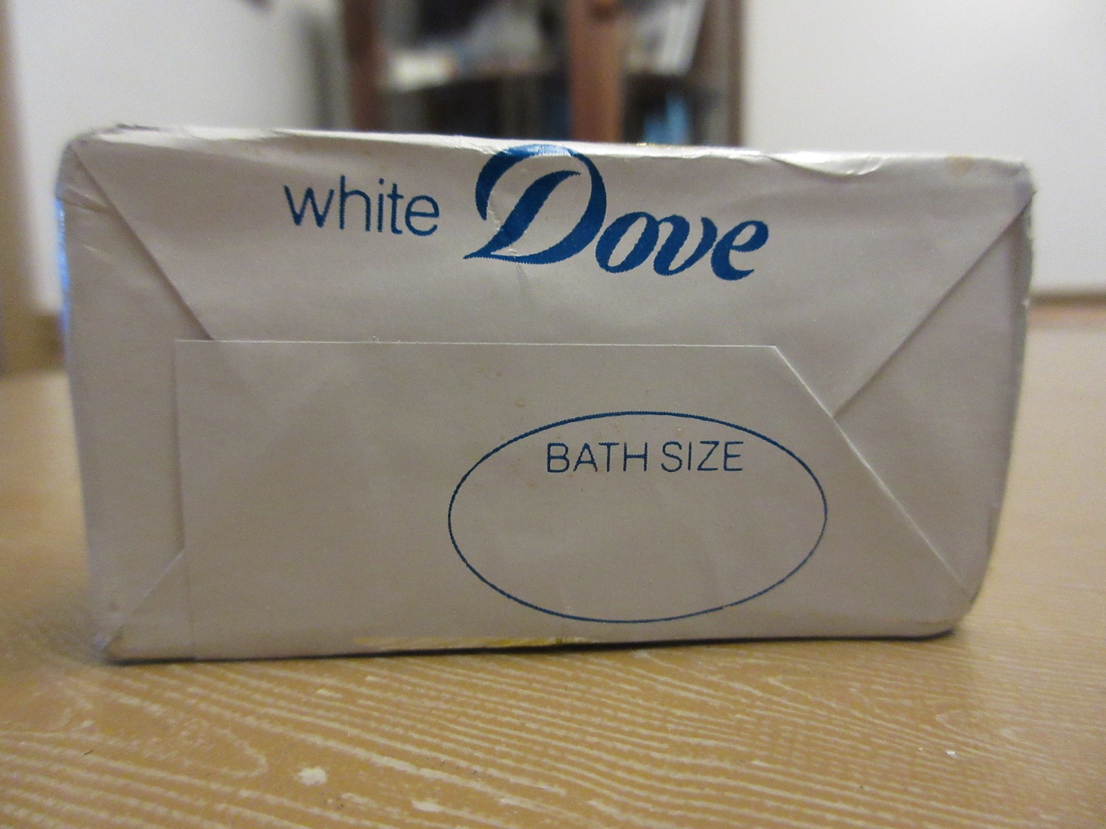 Older DOVE WHITE 1/4 MOISTURIZING CREAM BATH SIZE SOAP BAR 4.75 oz (NOS)
