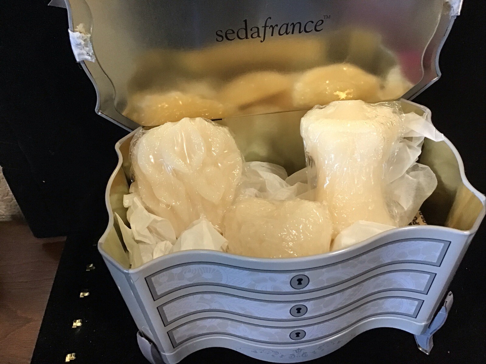 Metal Gift Box With Perfume Soap By Seda France, Unique Gift. Celling Inventory