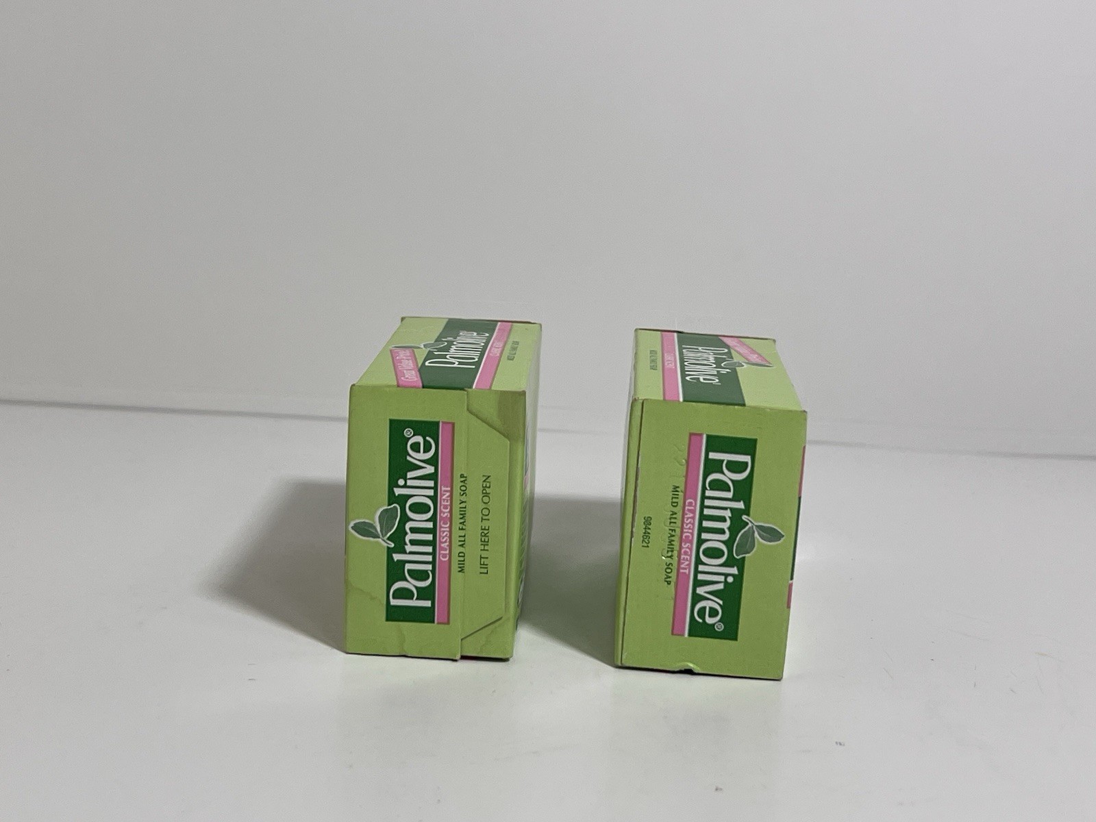 2 Bars Palmolive Bath Bar Soap Classic Scent 3.2 oz Mild All Family Soap