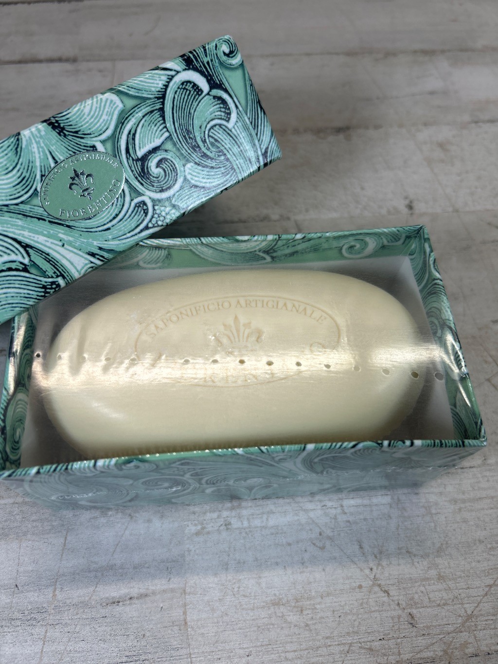 Vintage Saponificio Artigianale Fiorentino Gardenia Scented Soap Bar 300g Italy