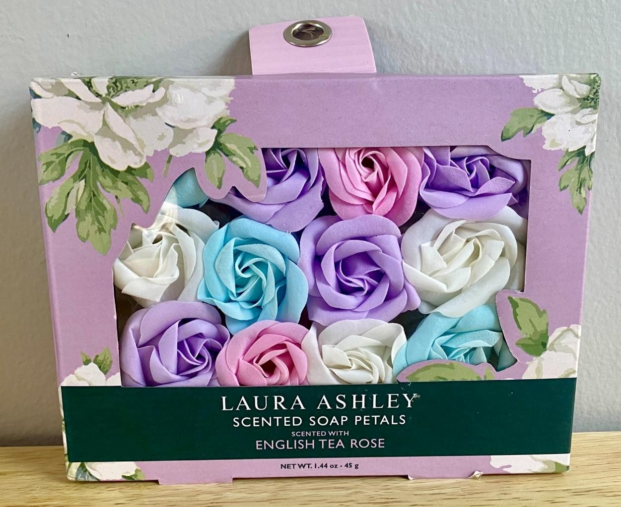 NEW Laura Ashley Scented Soap Petals English Tea Rose
