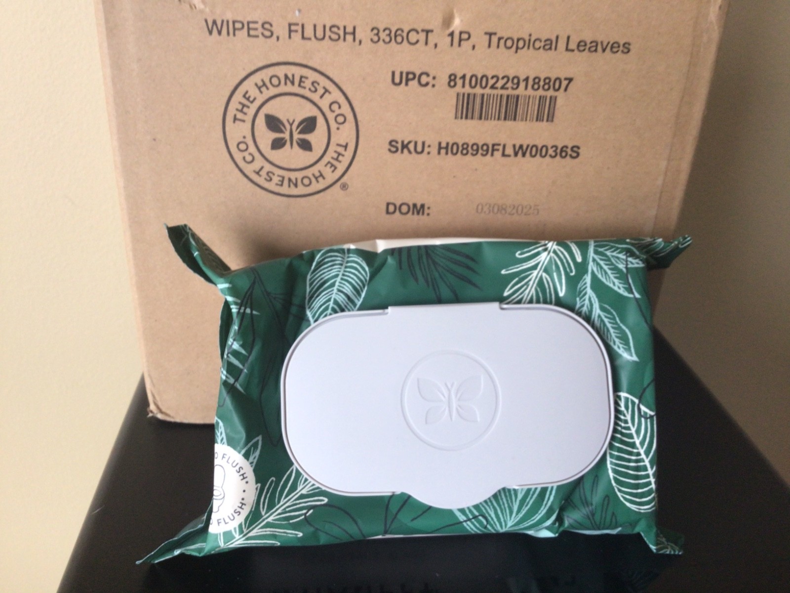 The Honest Company Flushable Wipes for 42 Count (Pack of 8), Tropical Leaves