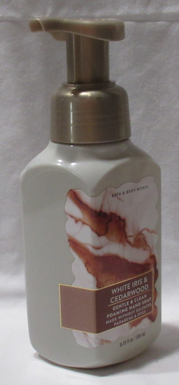 Bath & Body Works Gentle & Clean Foaming Hand Soap Lot 2 WHITE IRIS & CEDARWOOD