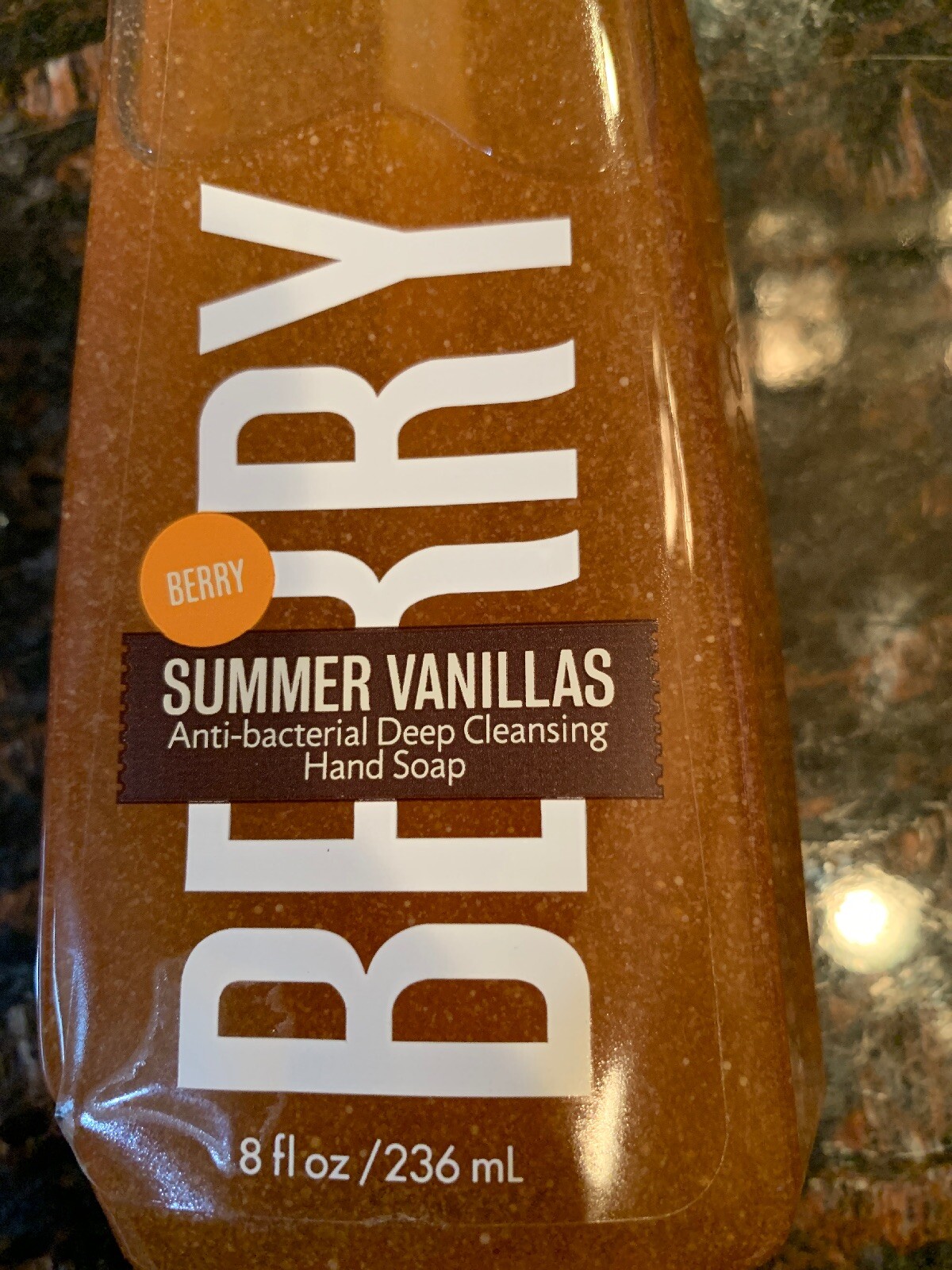 Bath & Body Works Summer Vanillas Berry FS New 8 FL Oz 236mL NEW