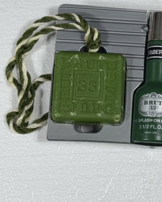 Vintage BRUT For Men FABERGE SOAP-ON-A-ROPE w/splash Lotion – Green Unused Read