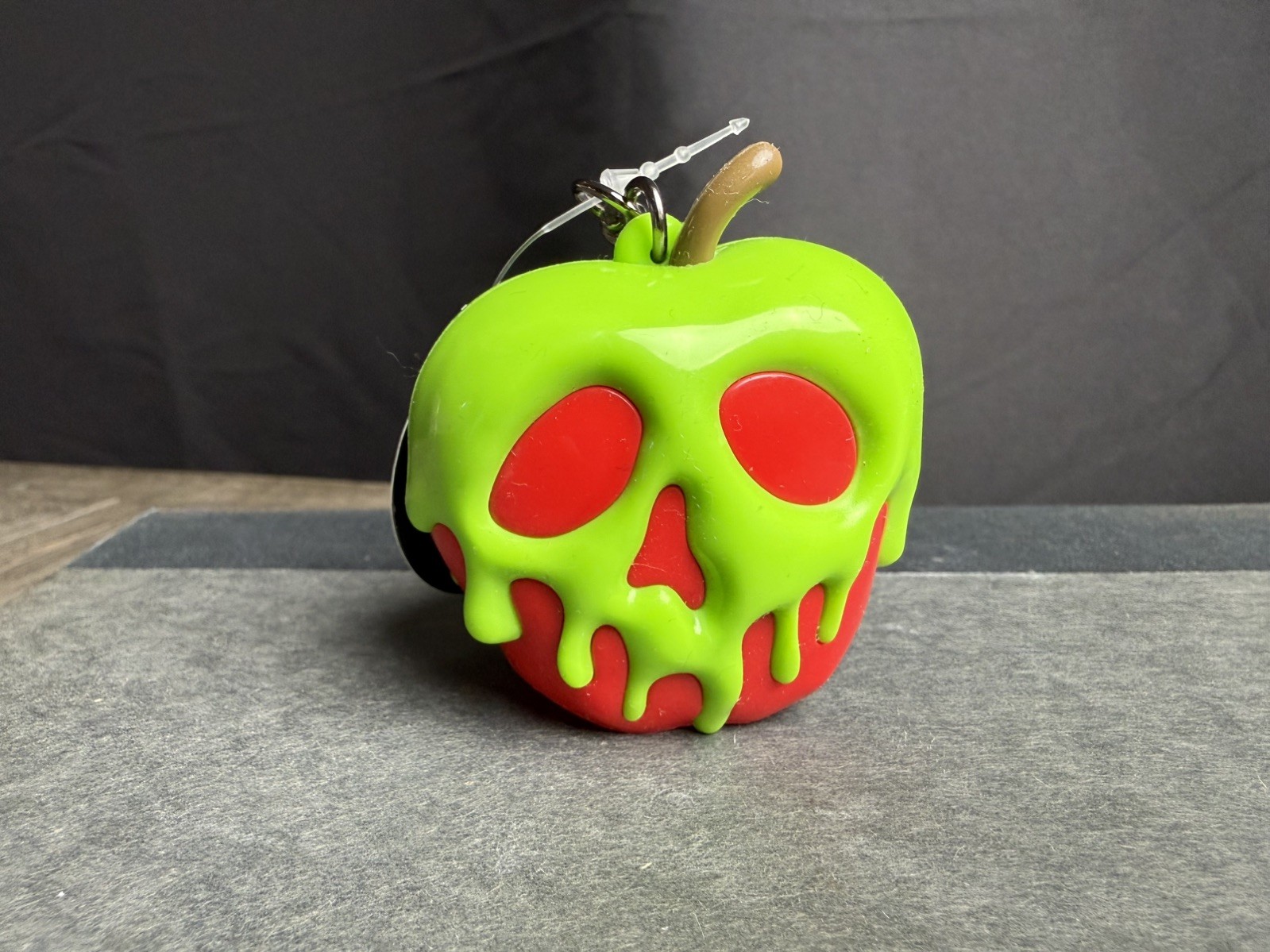 Bath & Body Works Disney Villains Evil Queen Poison Apple Pocketbac & Sanitizer