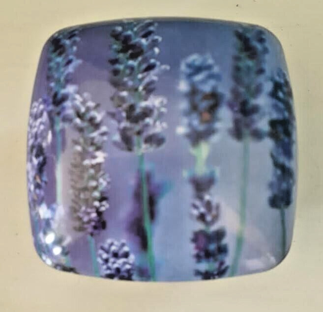 Woods of Windsor English Soap Freesia & Lavender decorative metal cases 100g x 2