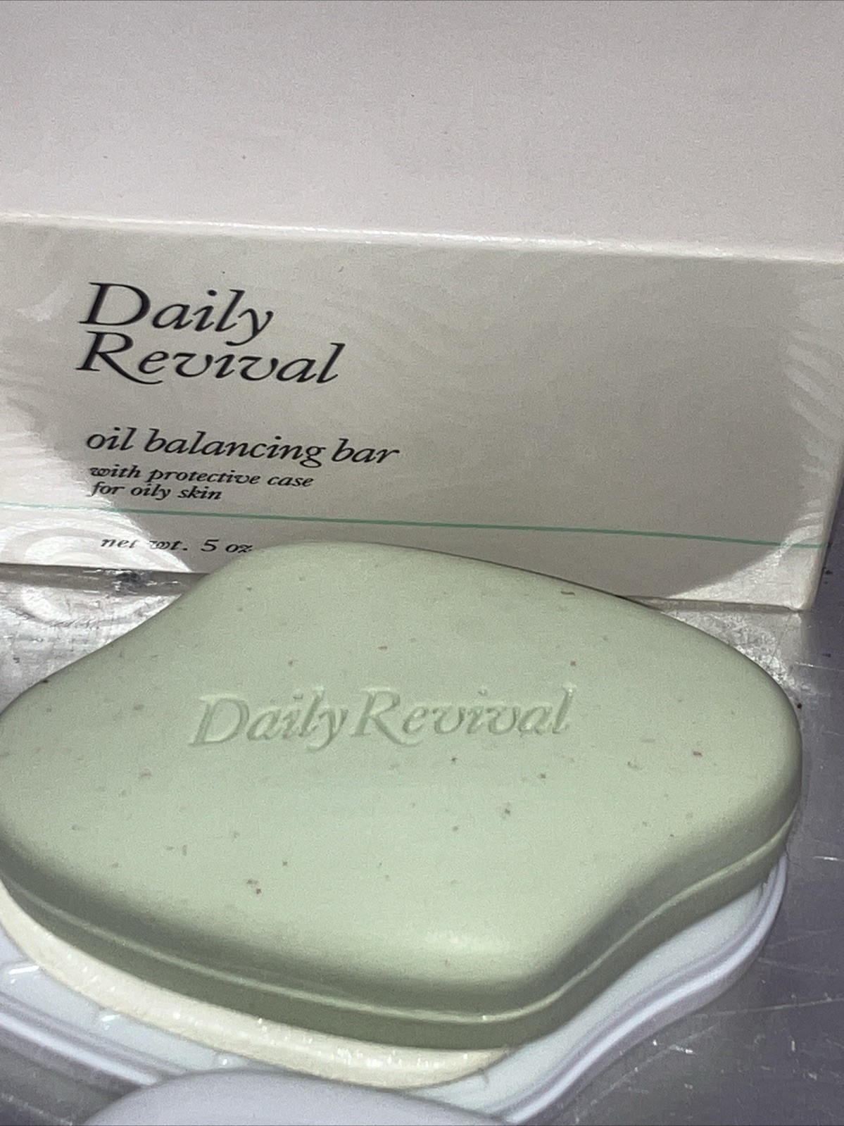Avon Daily revival oil balancing bar with protective case 5 Oz NEW
