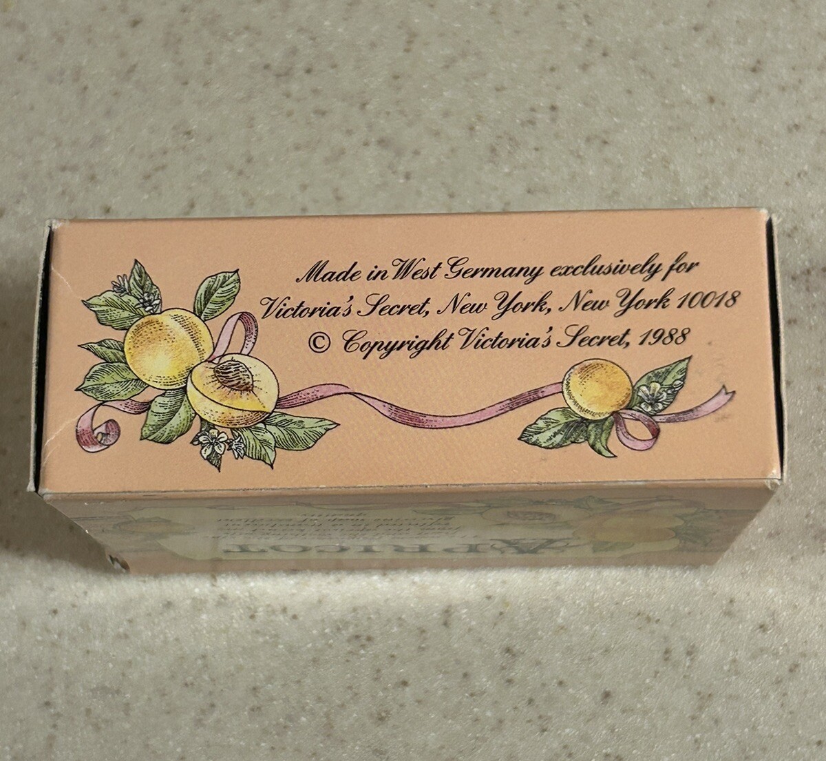 Victoria’s Secret Vintage 1988 Apricot Glycerin Soap Bar 4.4 oz NOS￼