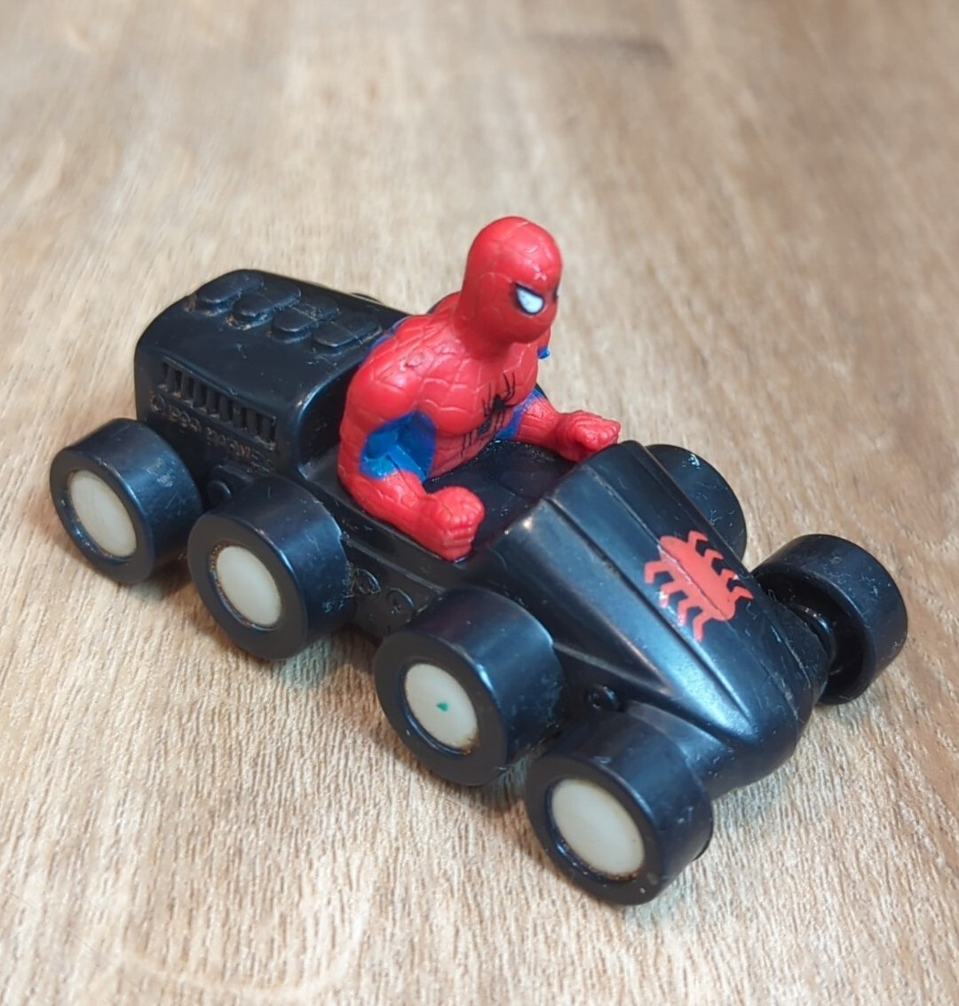 Marvel Ultimate Berry Spiderman Molded Bath Soap Bar Magic Towel Puzzle Spinner