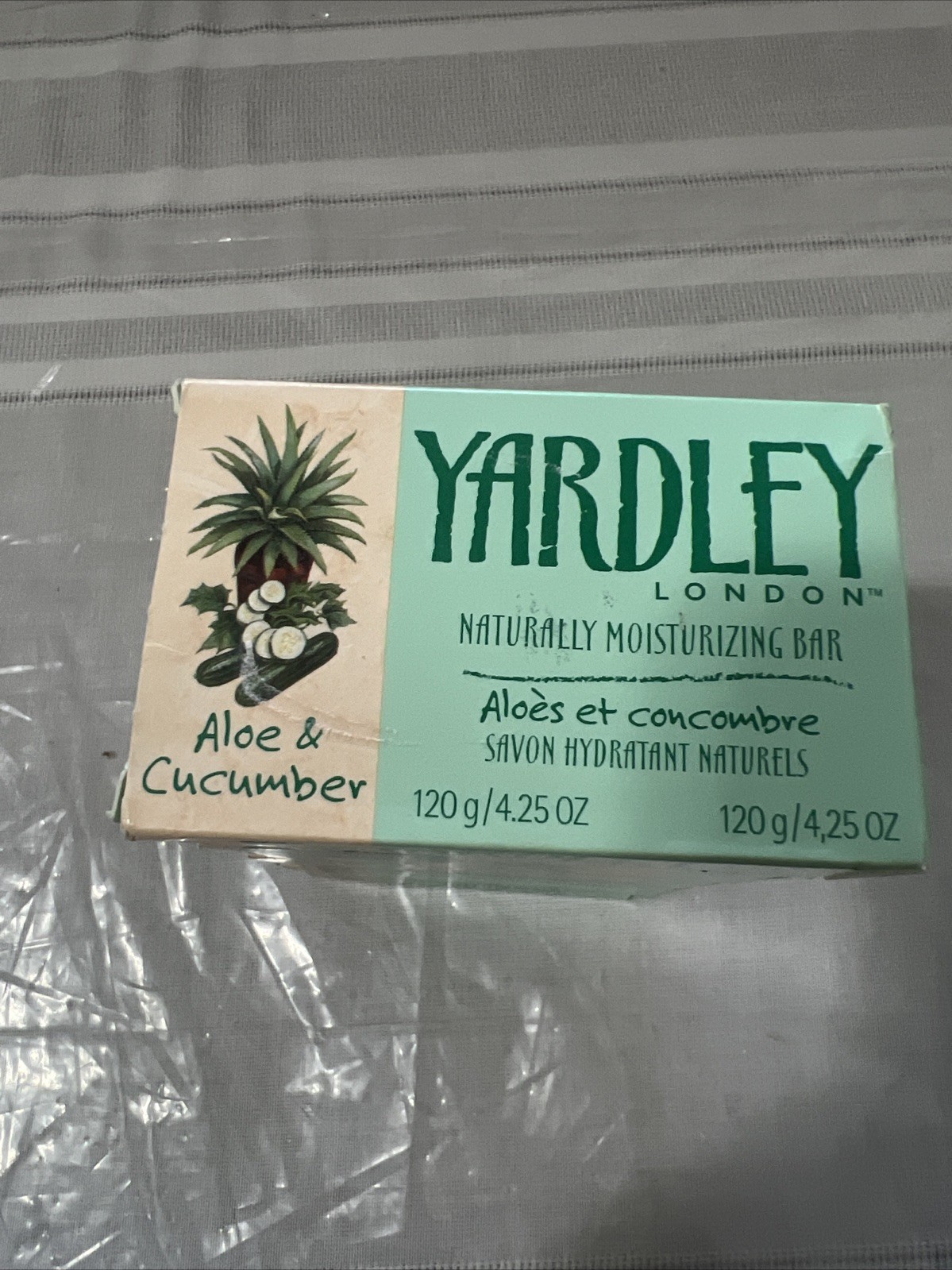 Yardley London Aloe & Cucumber Moisturizing Bath Bar Soap 4.25 oz. 4
